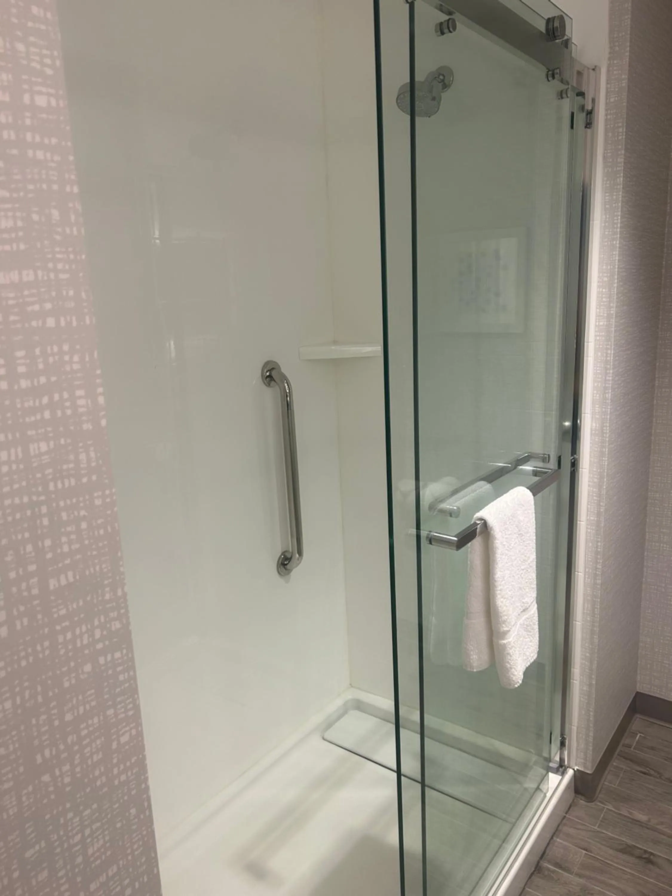 Shower in Hampton Inn By Hilton Kingston