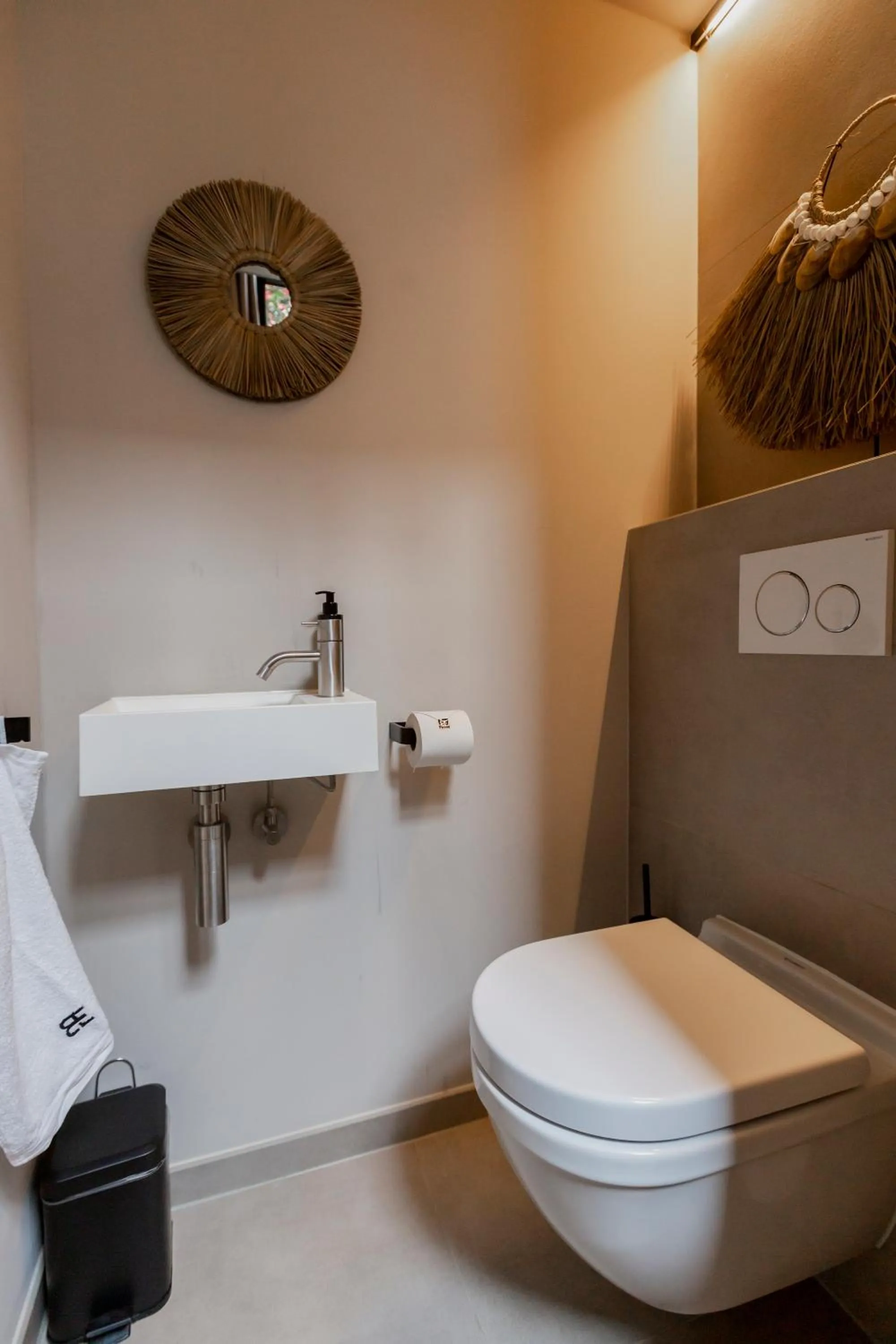 Toilet in BTFL Living, Luxury Residences Antwerp, Zirkstraat