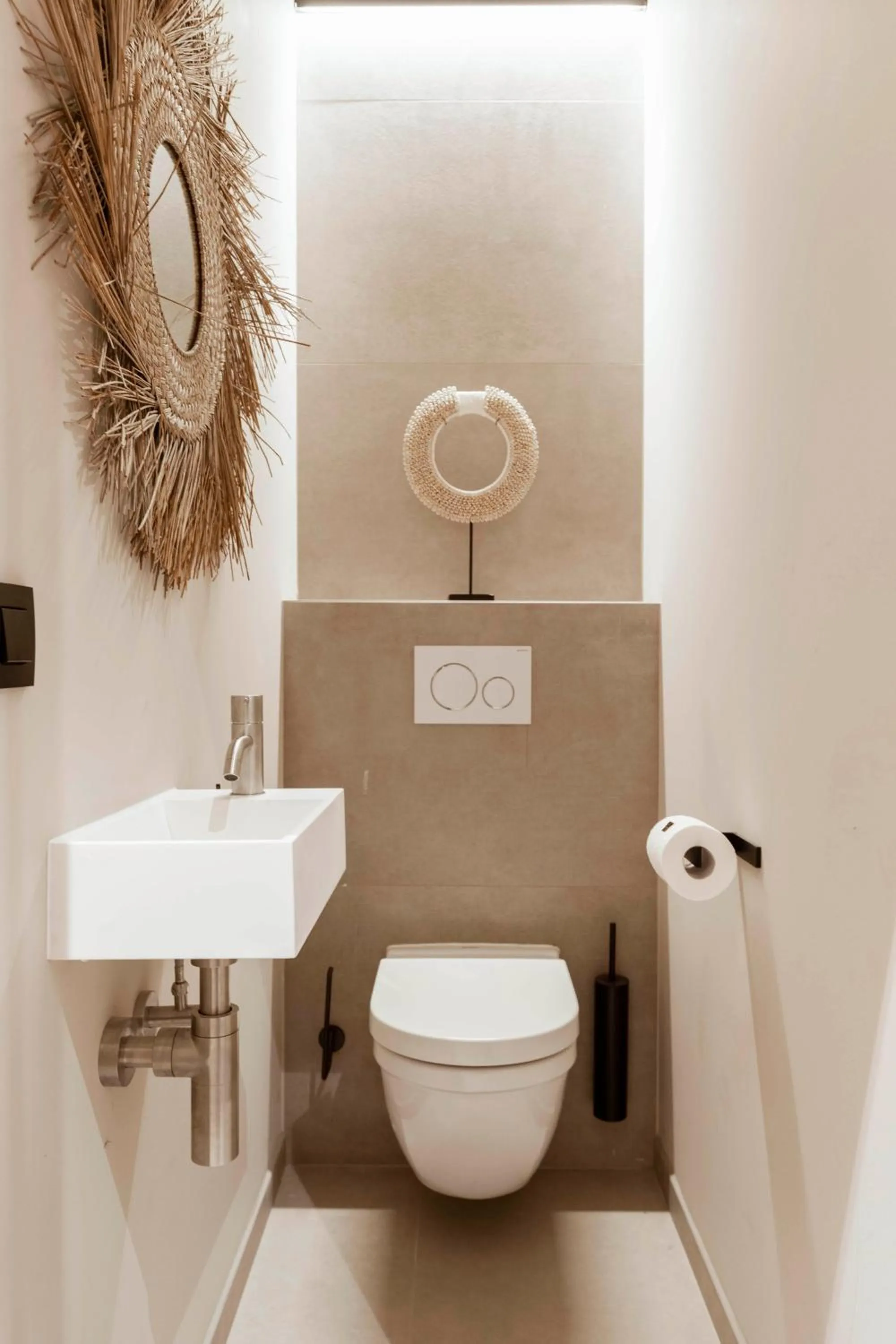 Toilet in BTFL Living, Luxury Residences Antwerp, Zirkstraat