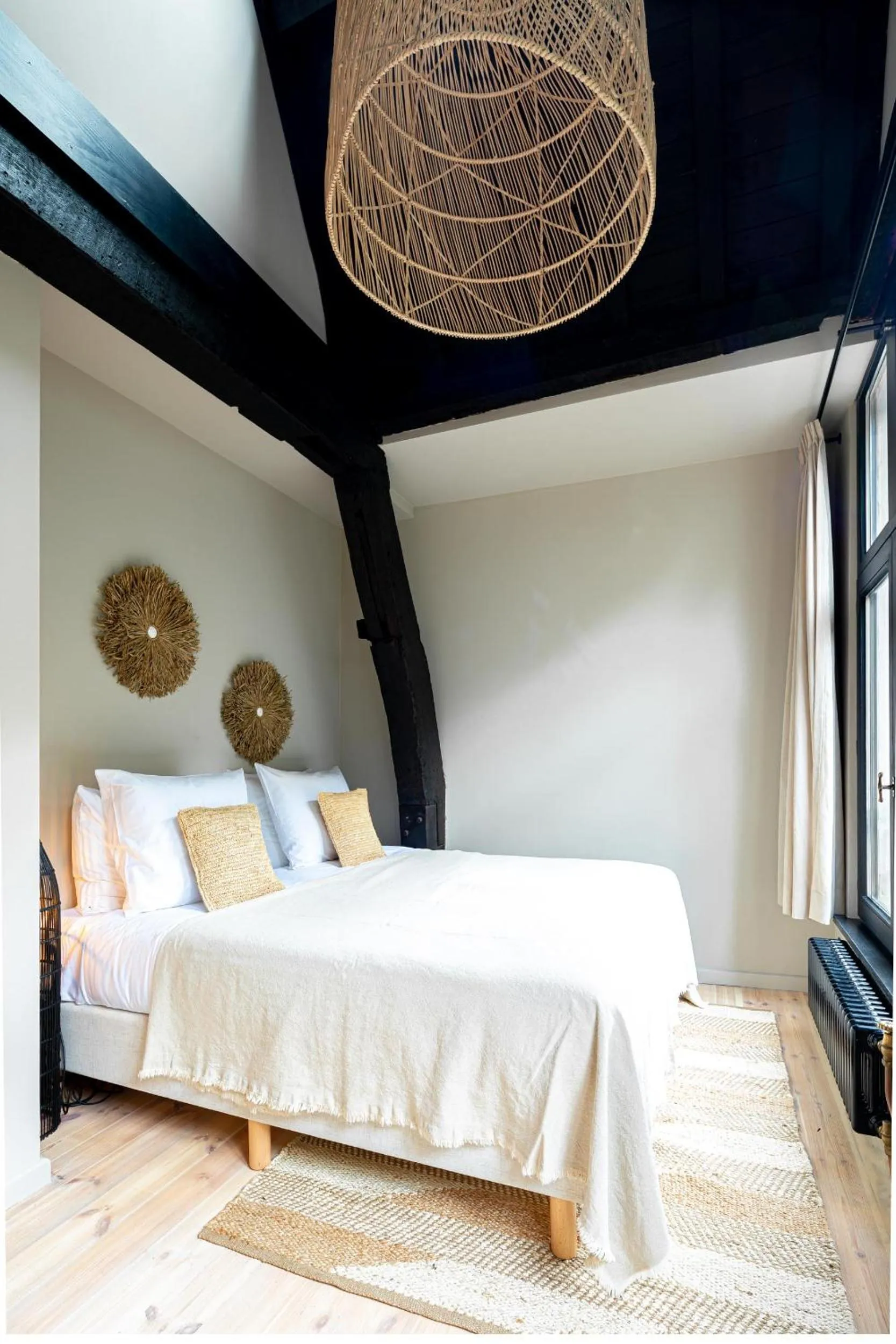 Bed in BTFL Living, Luxury Residences Antwerp, Zirkstraat