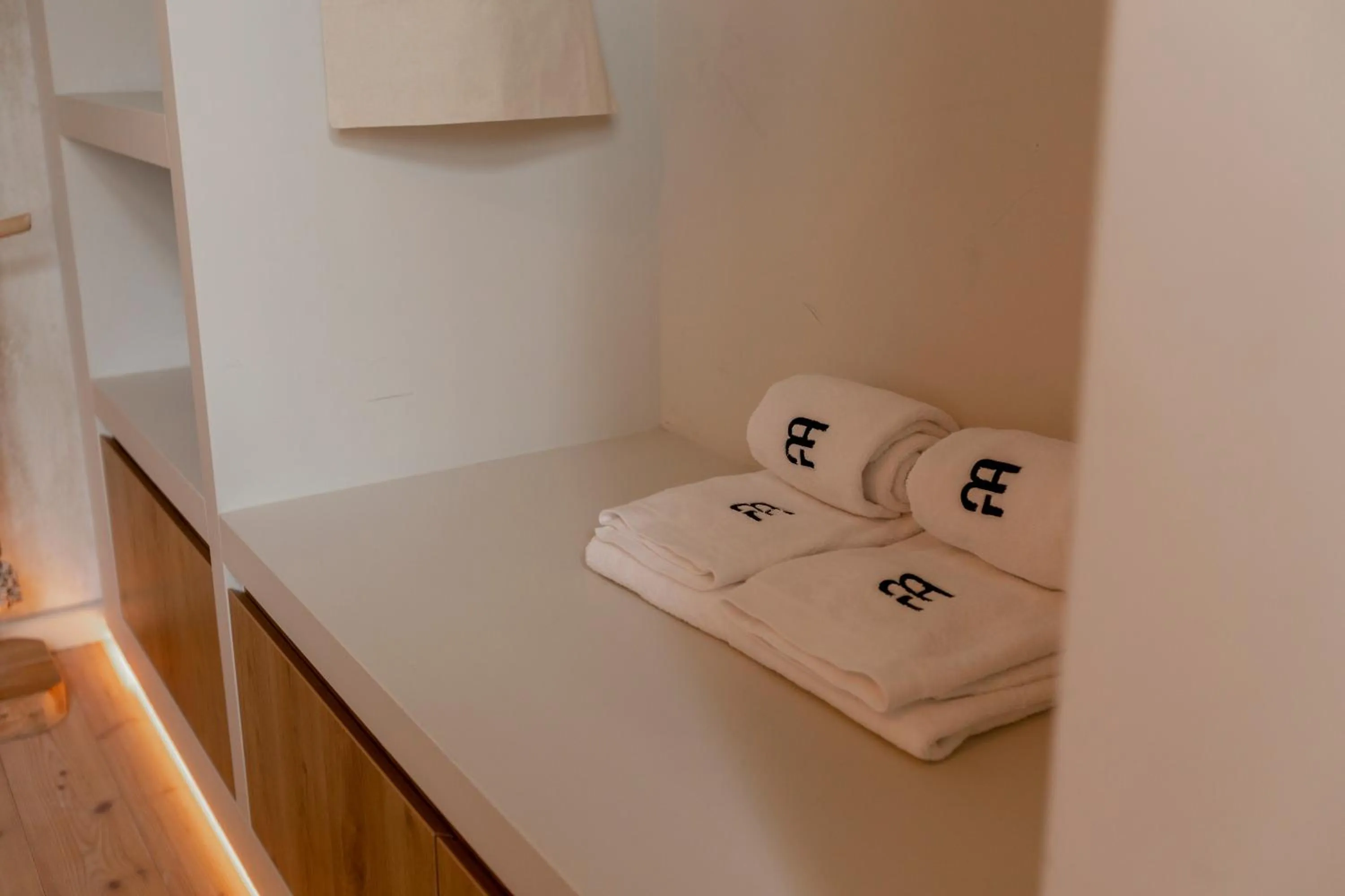 towels in BTFL Living, Luxury Residences Antwerp, Zirkstraat