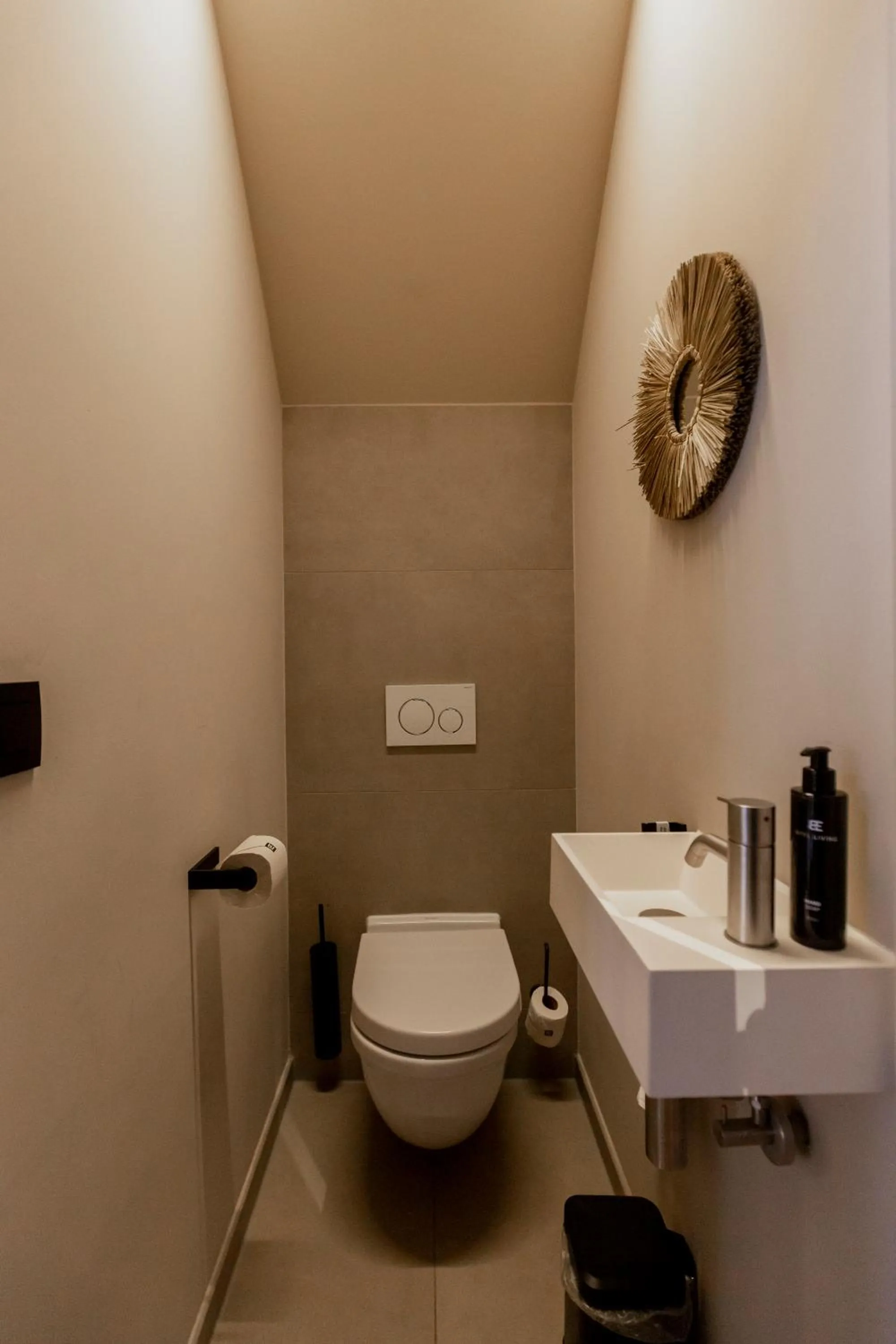 Toilet in BTFL Living, Luxury Residences Antwerp, Zirkstraat