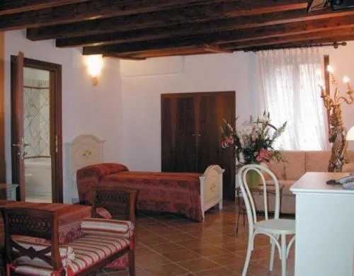 Photo of the whole room in Ca' Dei Leoni