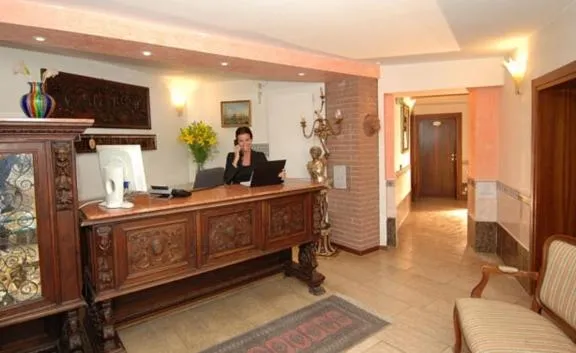 People in Ca' Dei Leoni