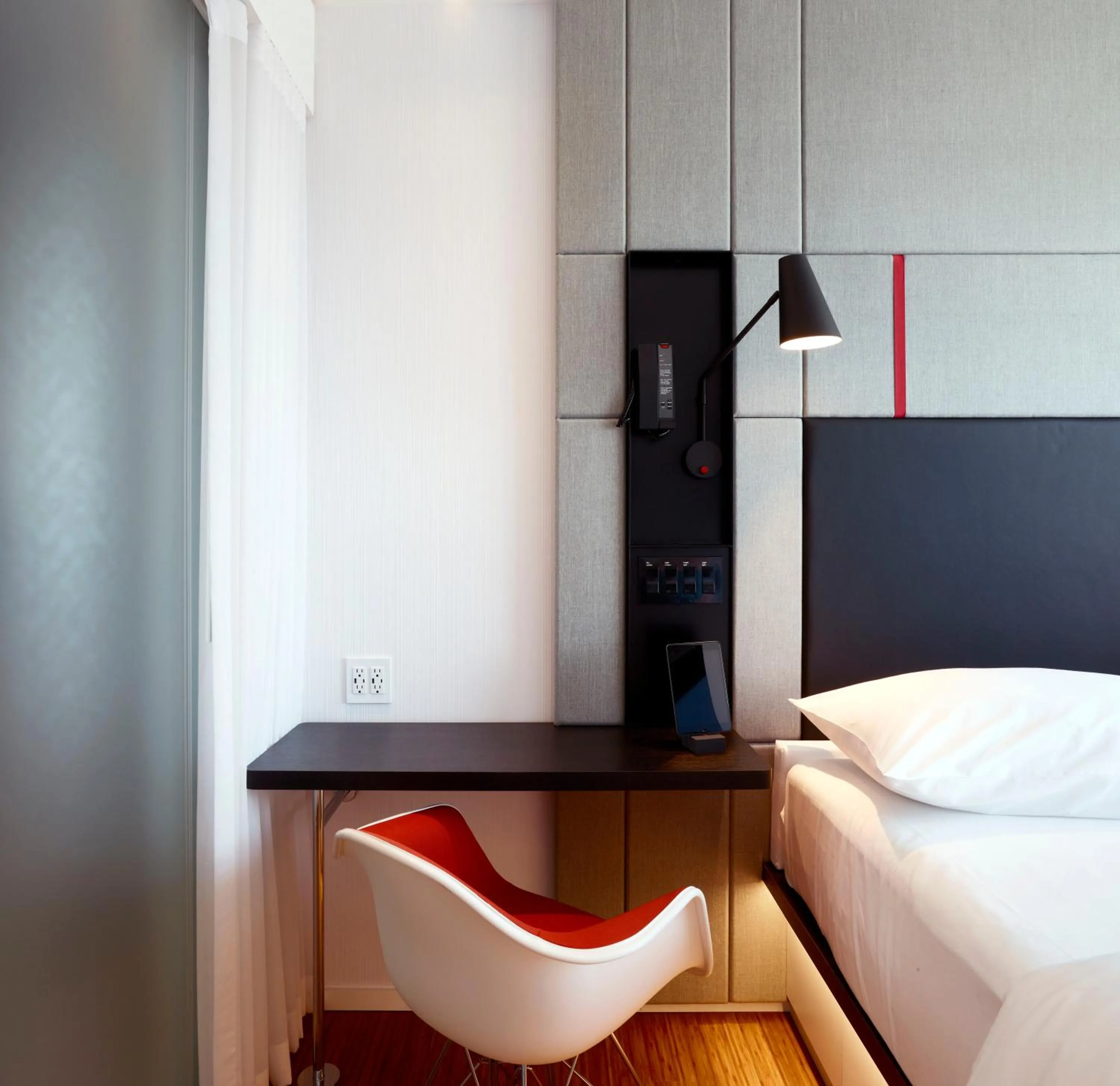 Bedroom, Bed in citizenM Seattle Pioneer Square