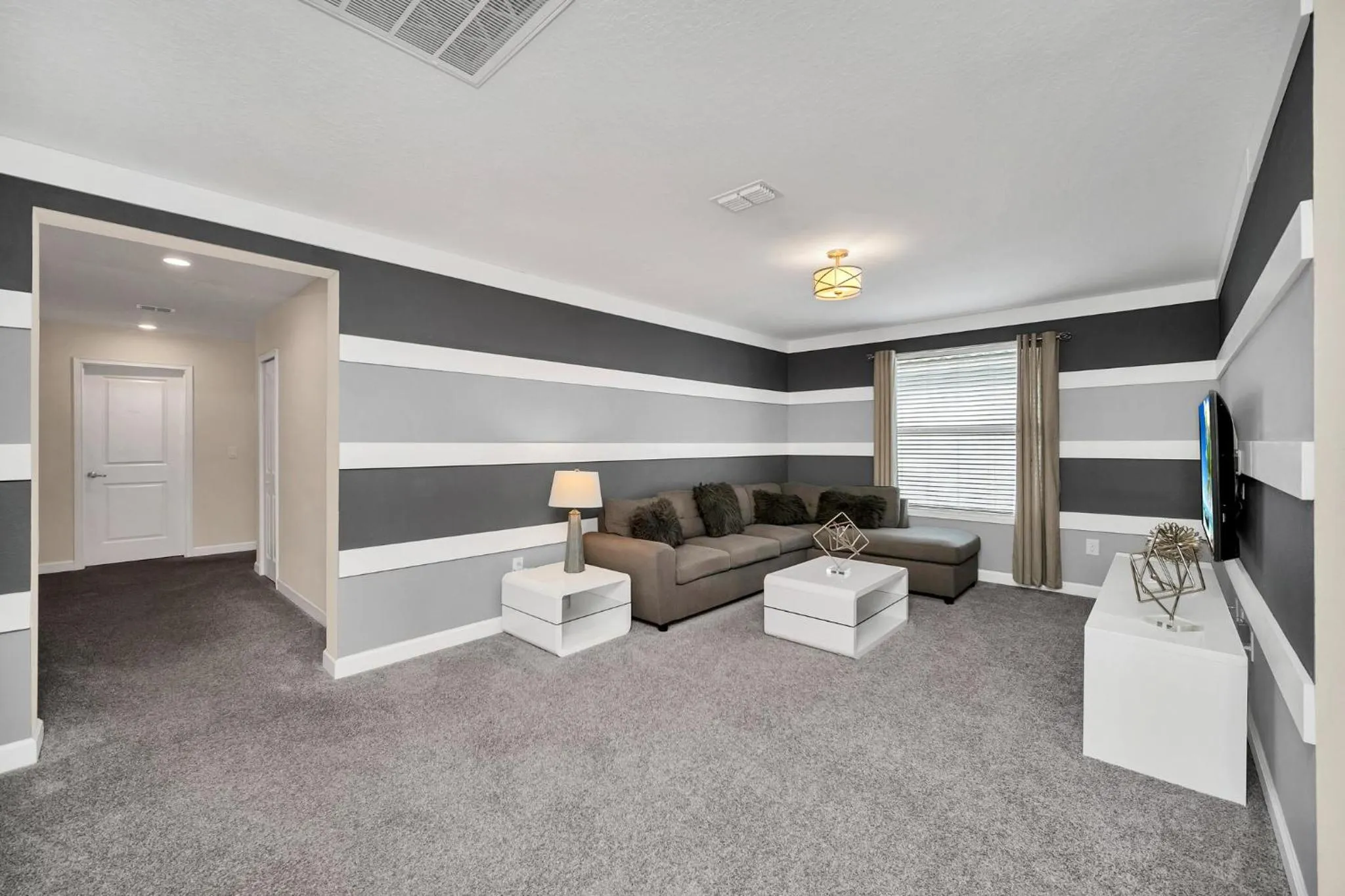 Gorgeous, Modern Home wPrivate Pool