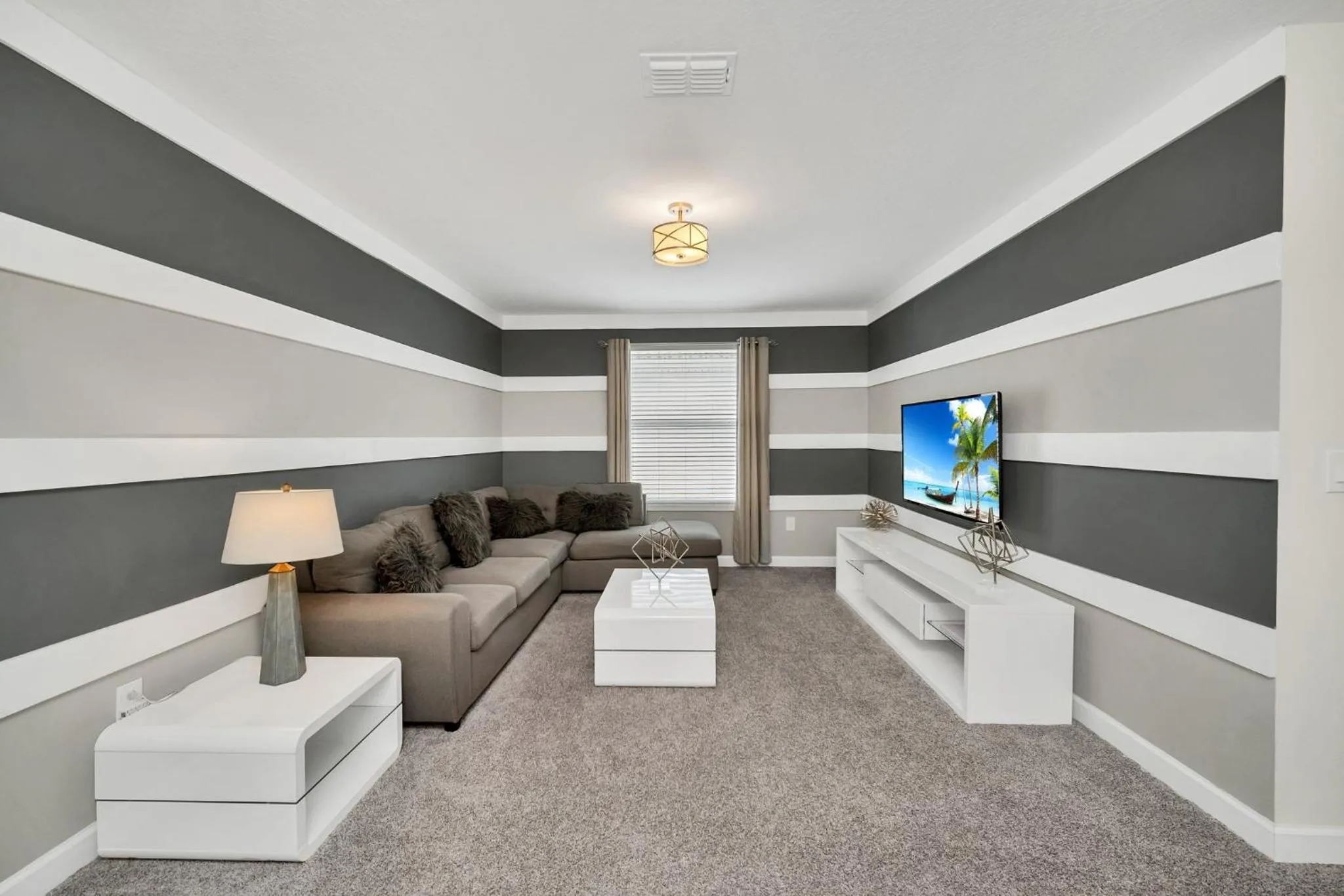 Gorgeous, Modern Home wPrivate Pool