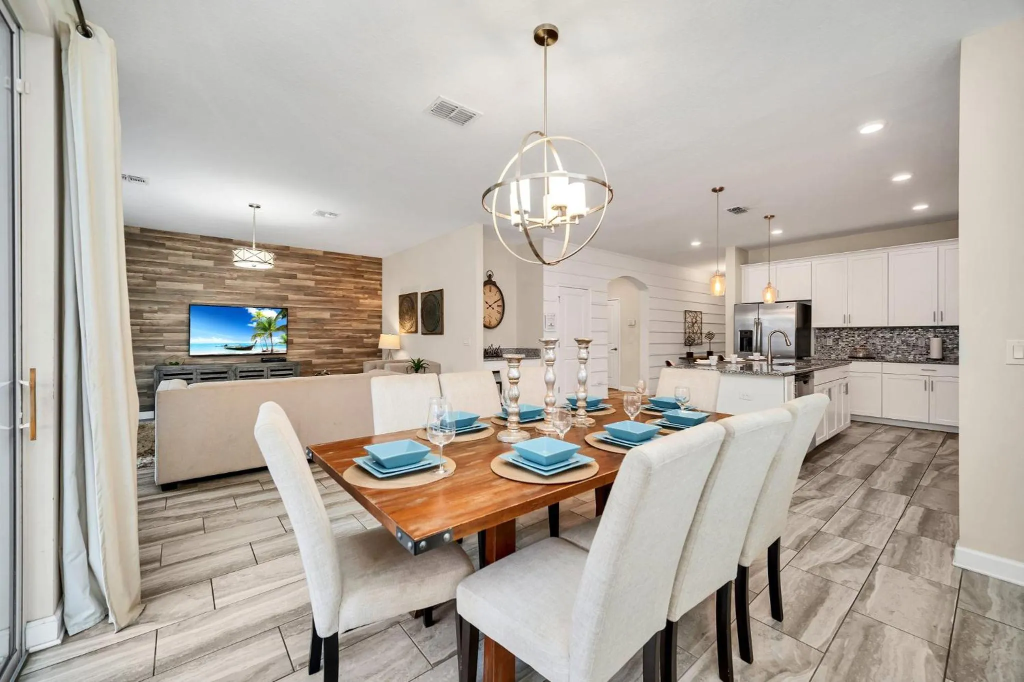 Gorgeous, Modern Home wPrivate Pool