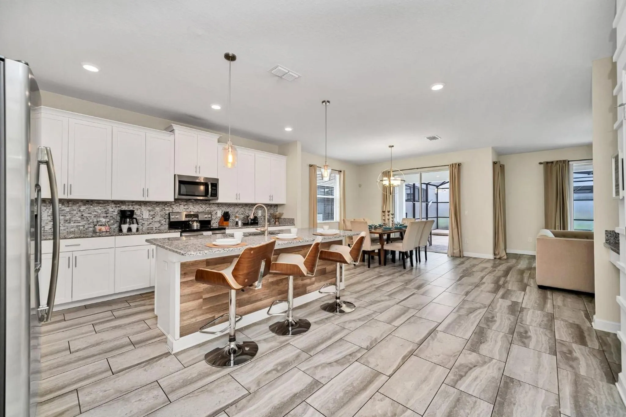 Gorgeous, Modern Home wPrivate Pool