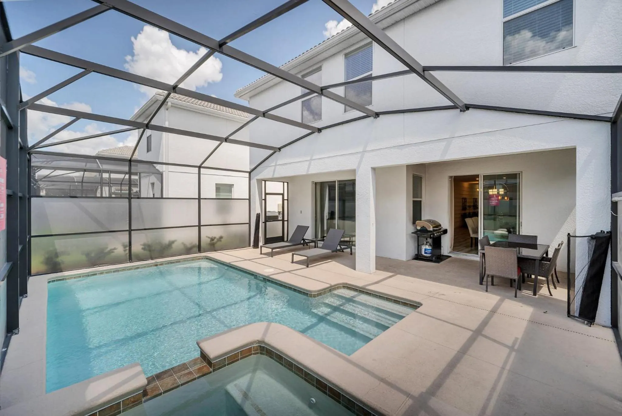 Gorgeous, Modern Home wPrivate Pool