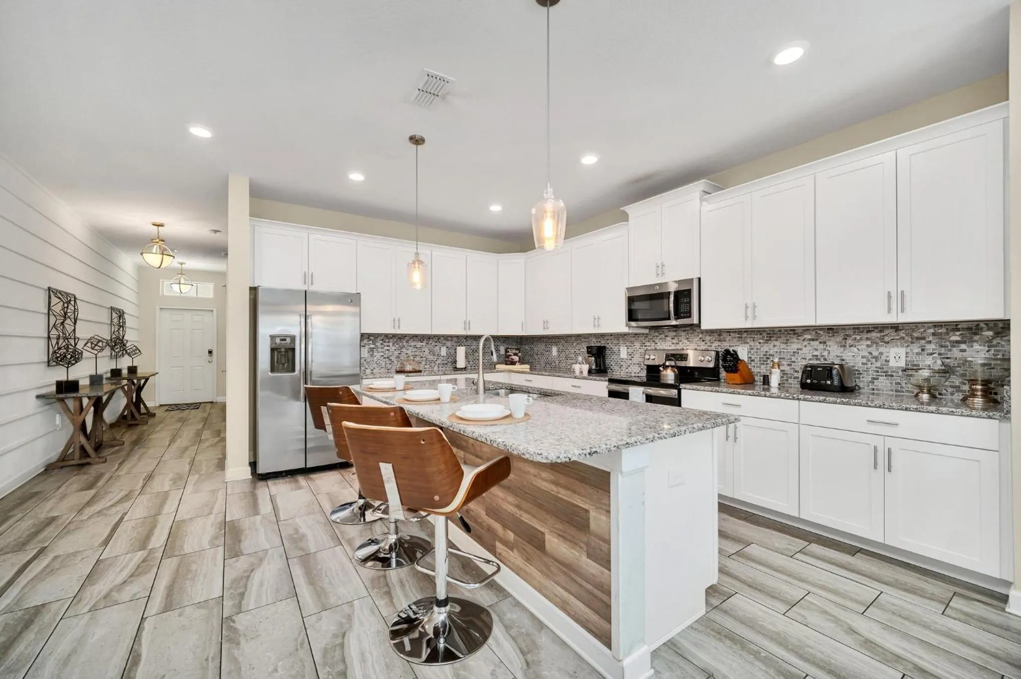 Gorgeous, Modern Home wPrivate Pool