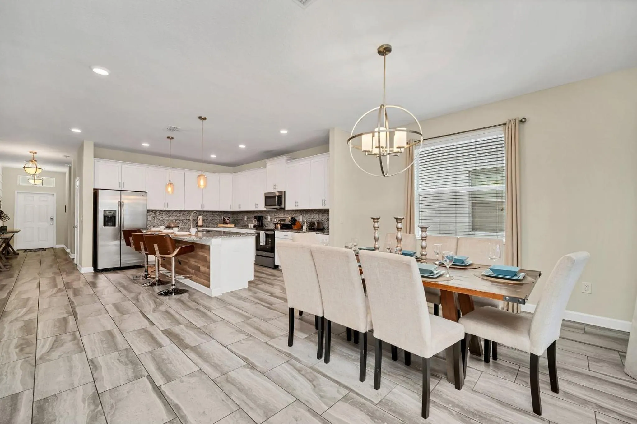 Gorgeous, Modern Home wPrivate Pool