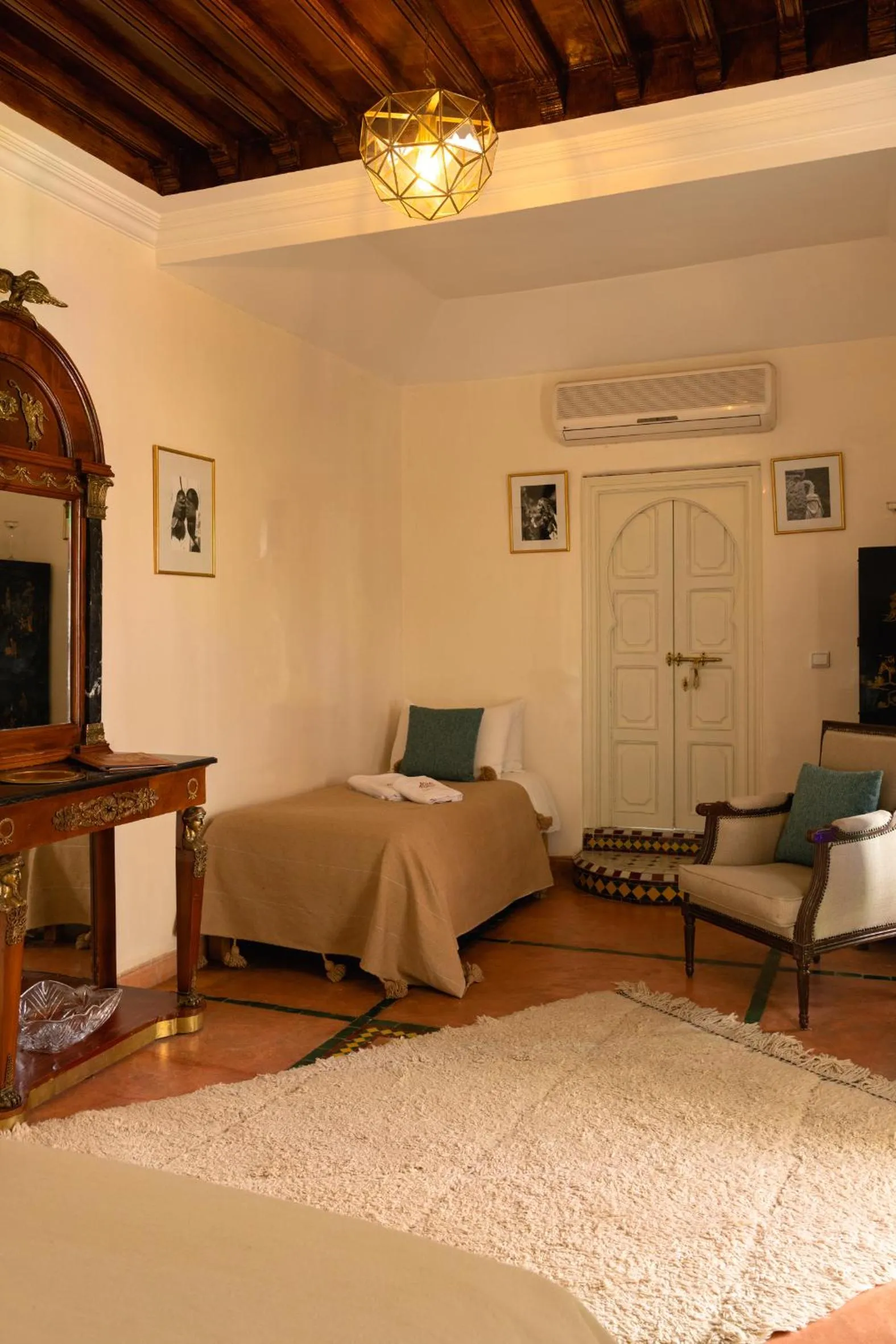 Bedroom, Seating Area in Riad LAMDINA
