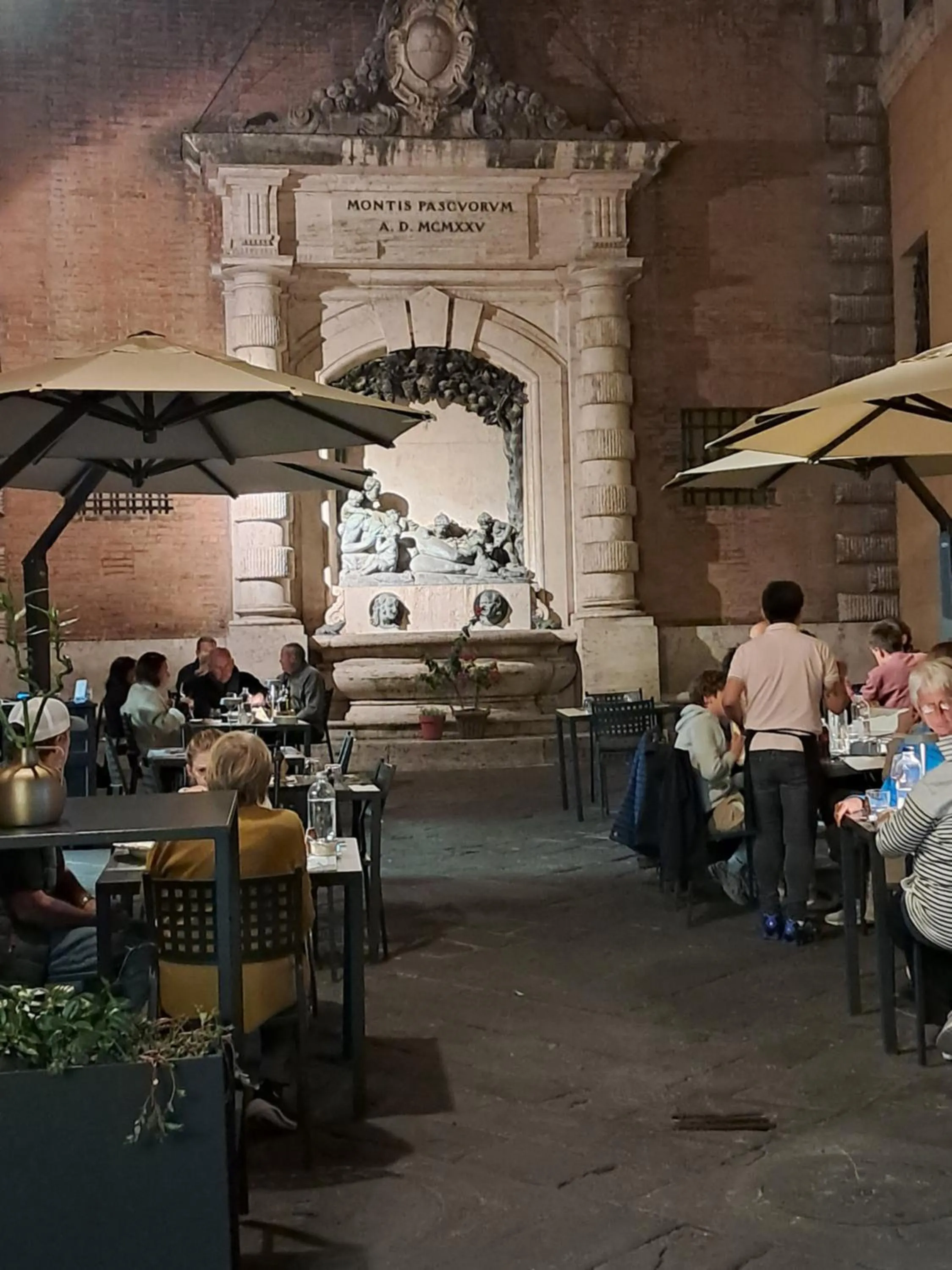 Food in Hotel Minerva