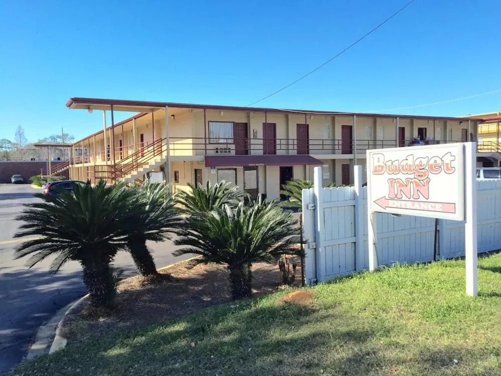 Property building in Budget Inn