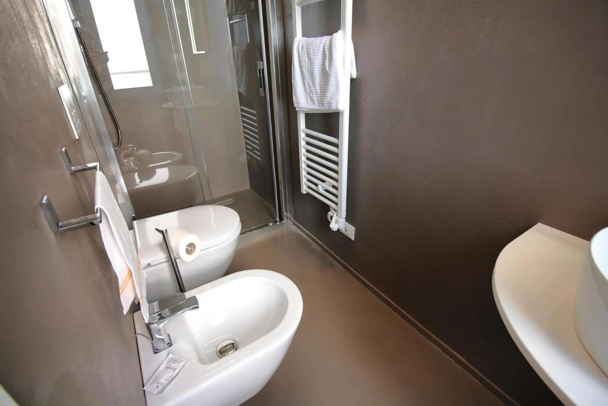 Bathroom in Hotel Vittoria