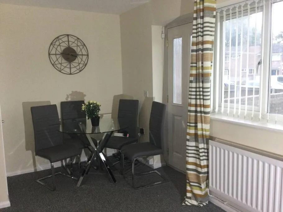 Dining area in Nice Residential Within Easy Reach Of Town