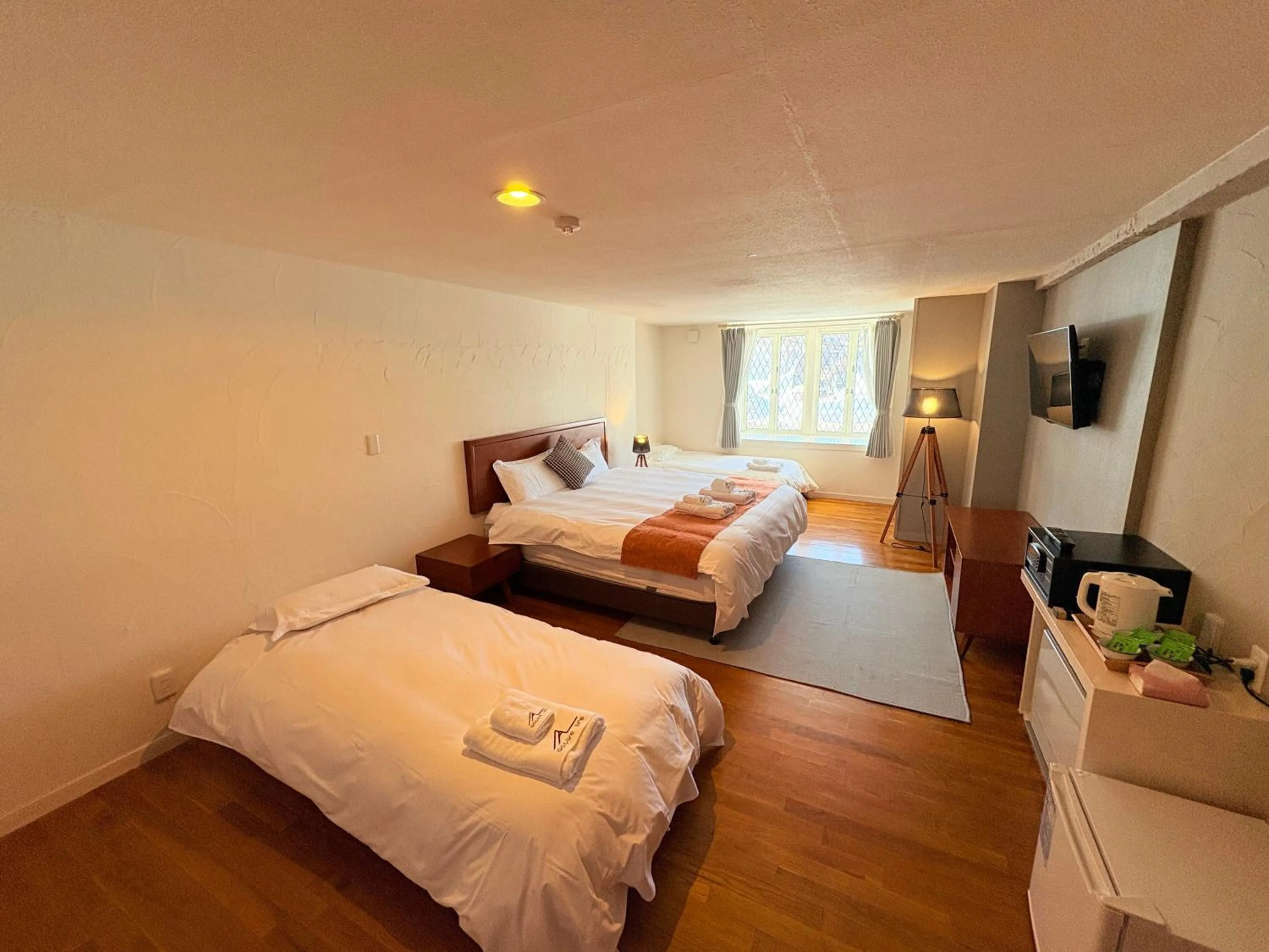 Guests, Bed in Active Life Madarao