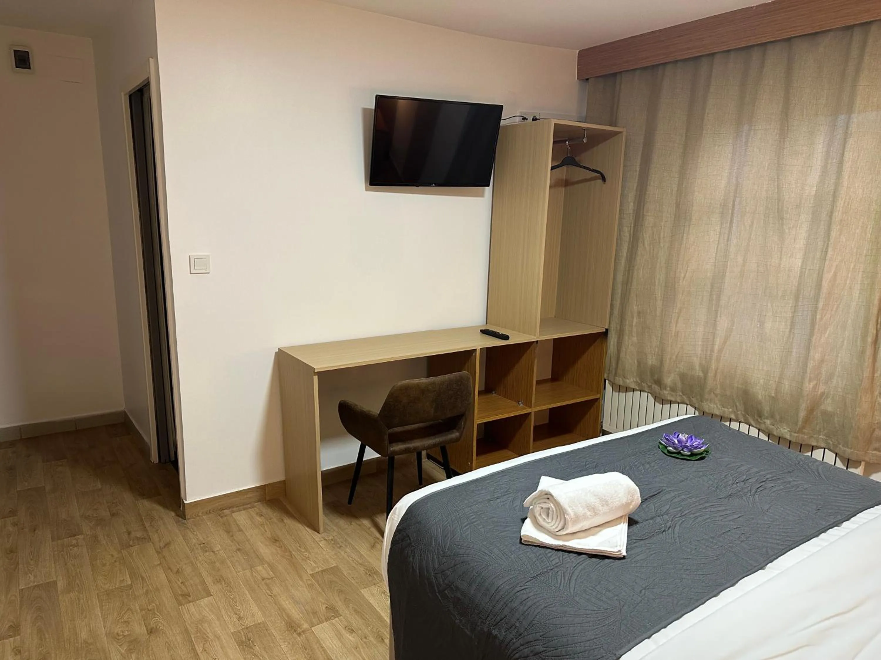 Bed in Hôtel Le Prince, Poitiers Gare