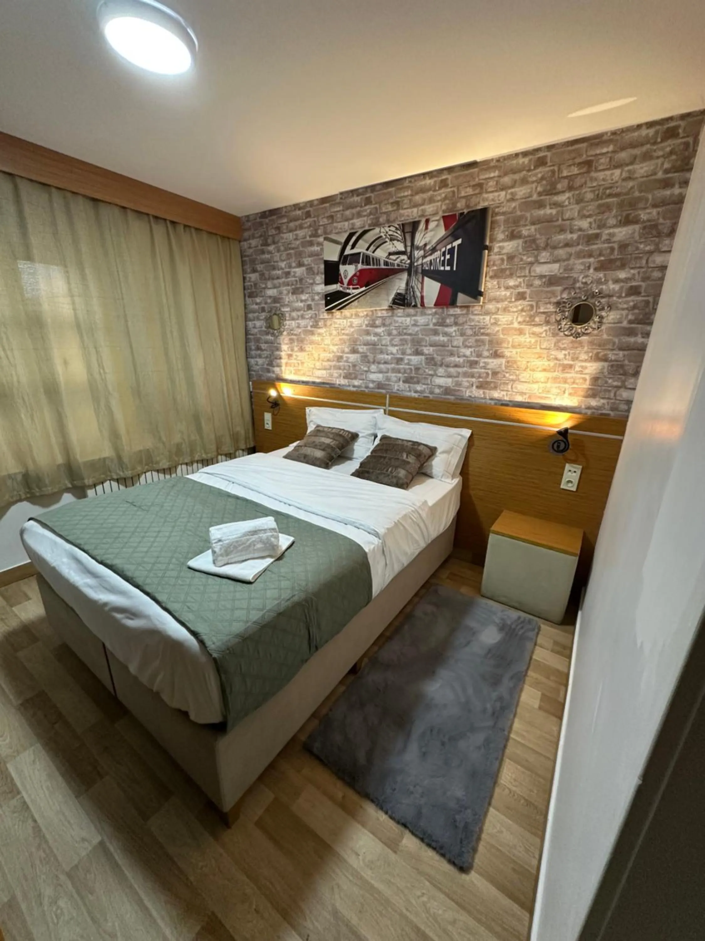 Bed in Hôtel Le Prince, Poitiers Gare