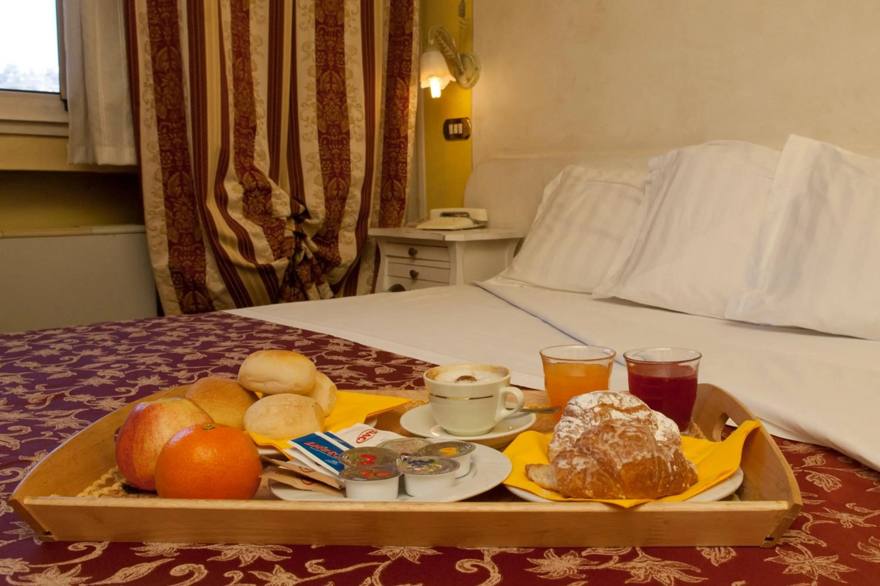 Bedroom, Bed in Ai Ronchi Motor Hotel Brescia