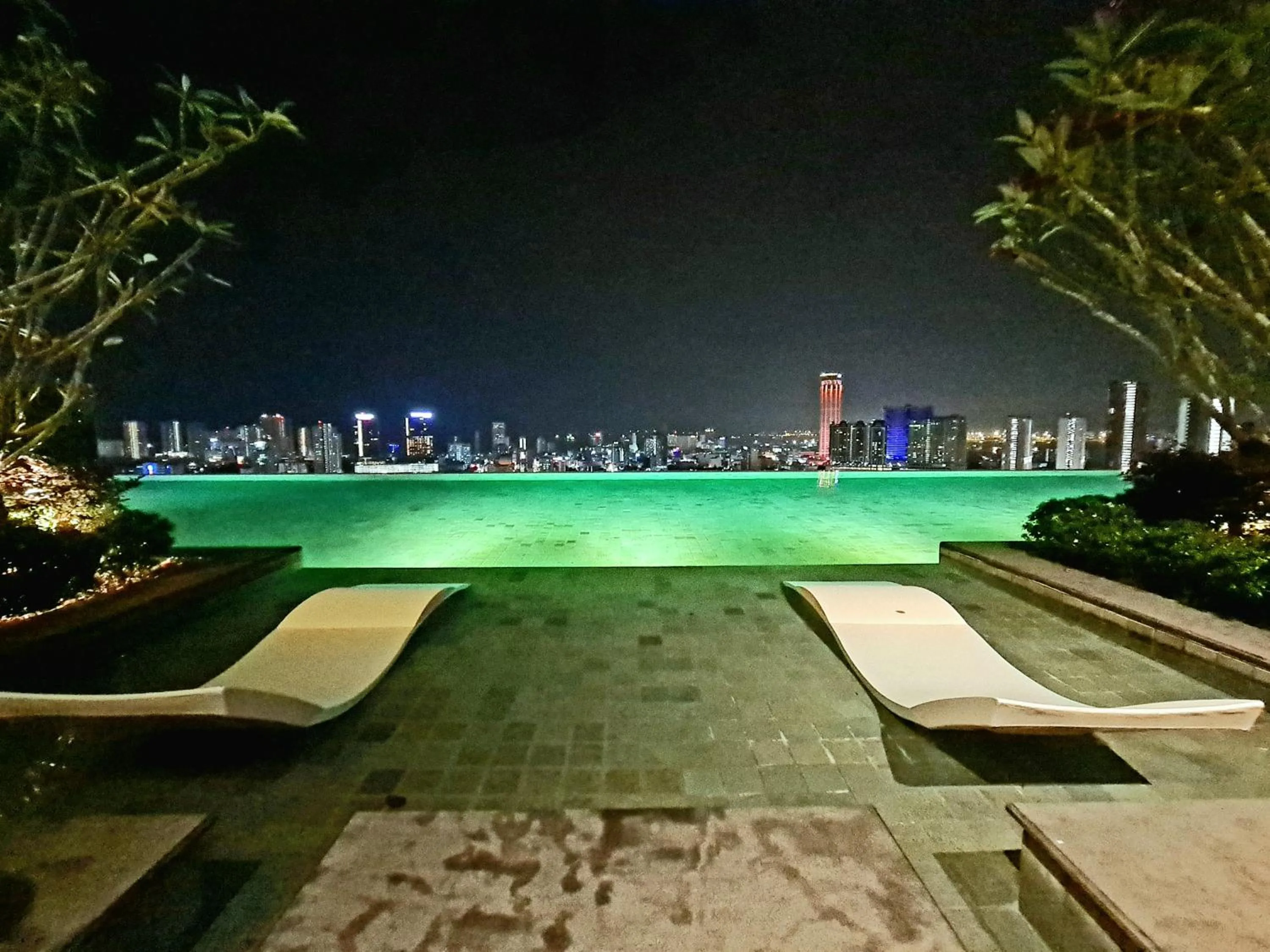 Swimming pool in Beacon Executive Suites