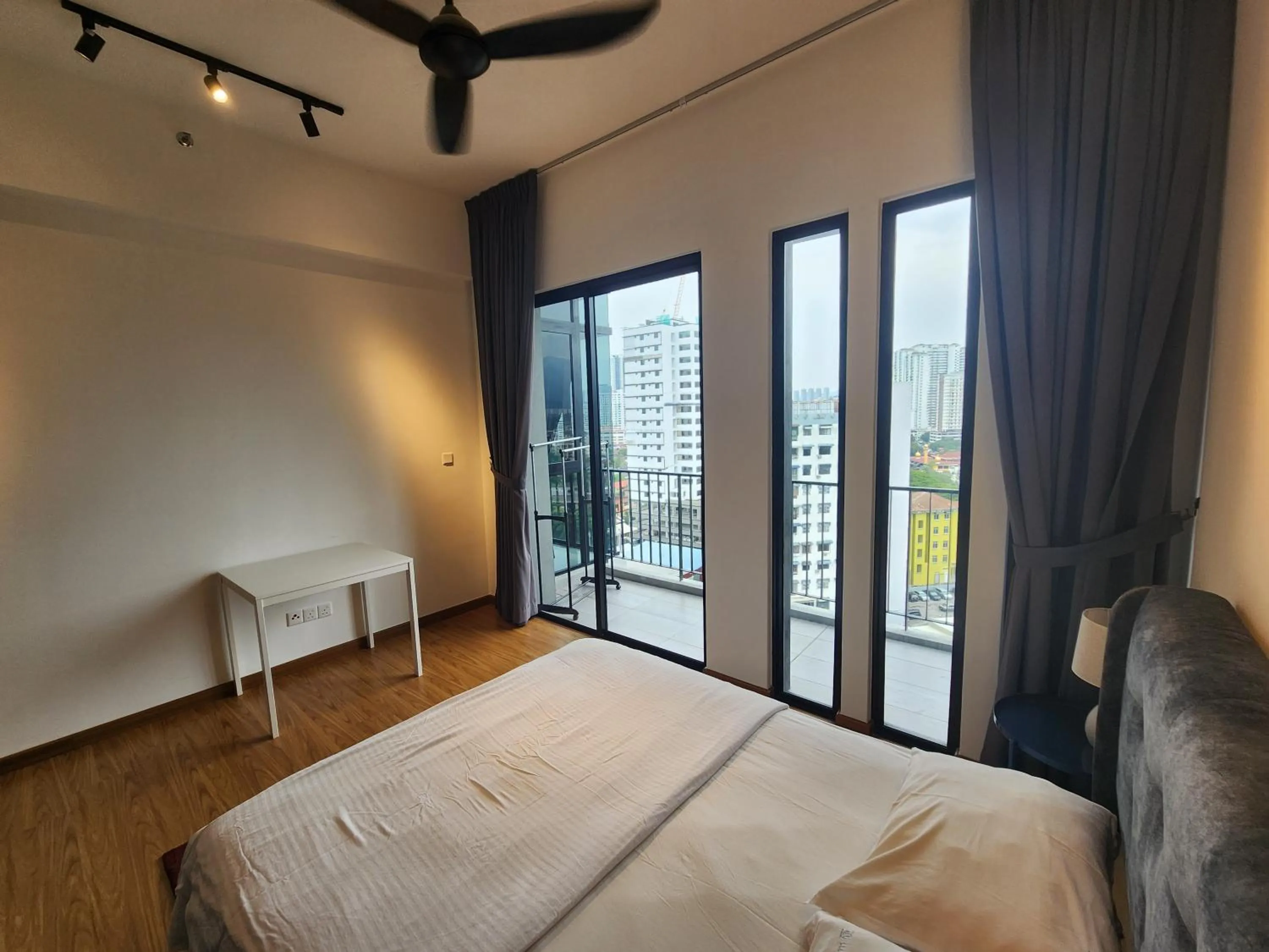 Bed in Beacon Executive Suites