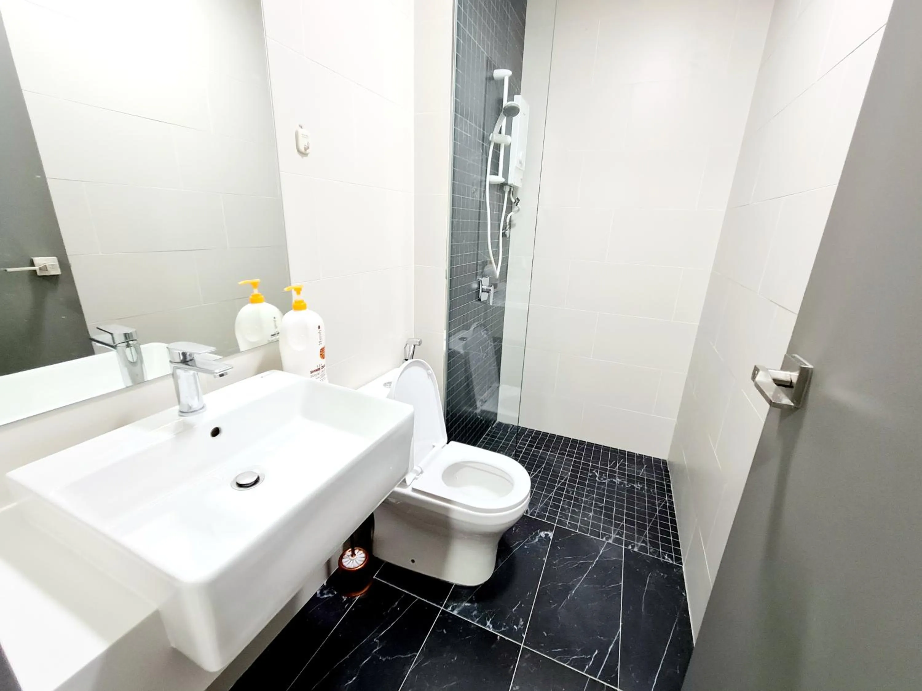 Shower in Beacon Executive Suites