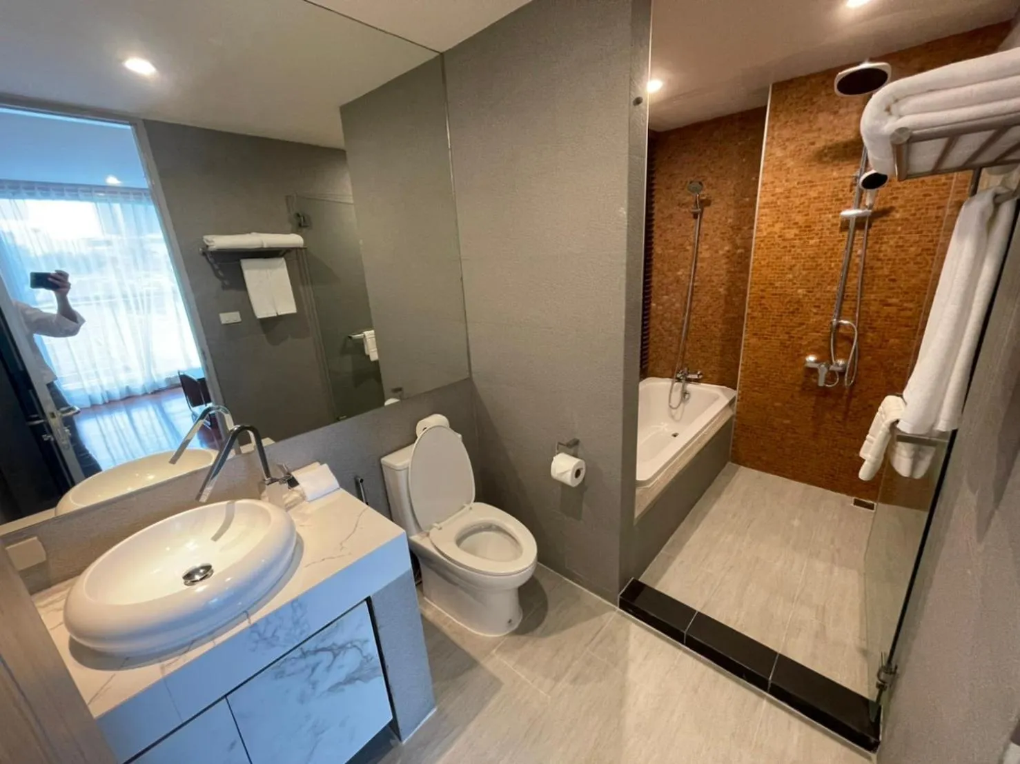 ViVi Avenue Thonglor