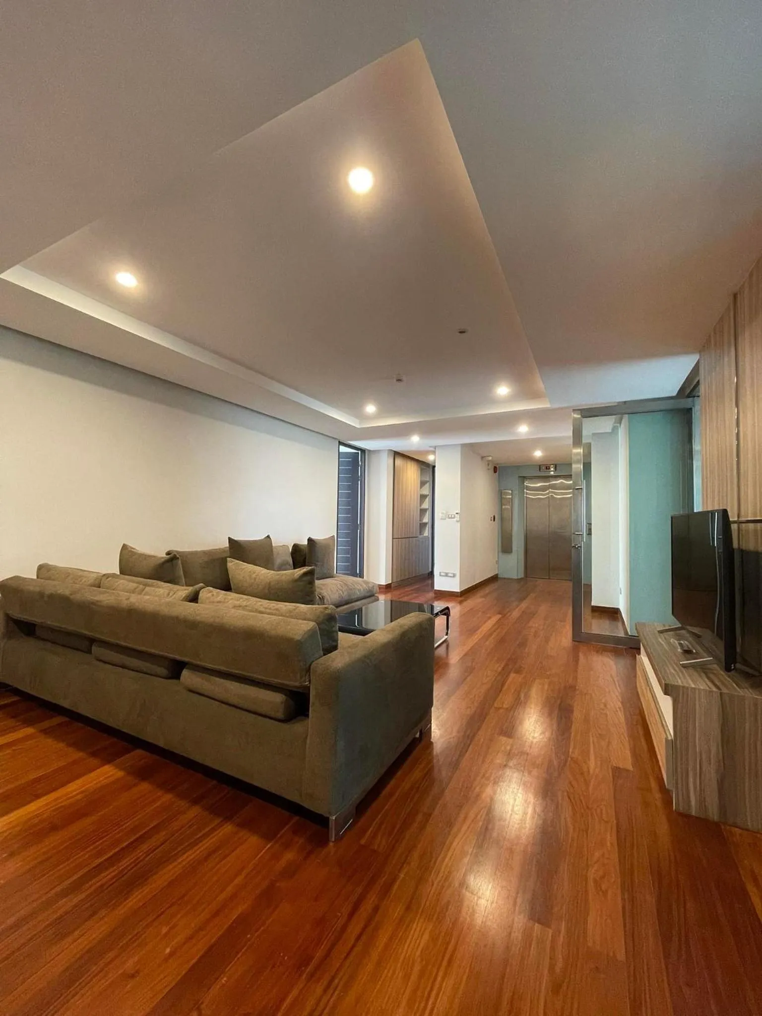 ViVi Avenue Thonglor