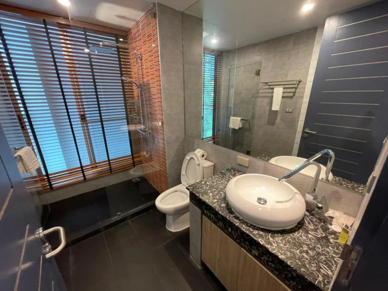 ViVi Avenue Thonglor