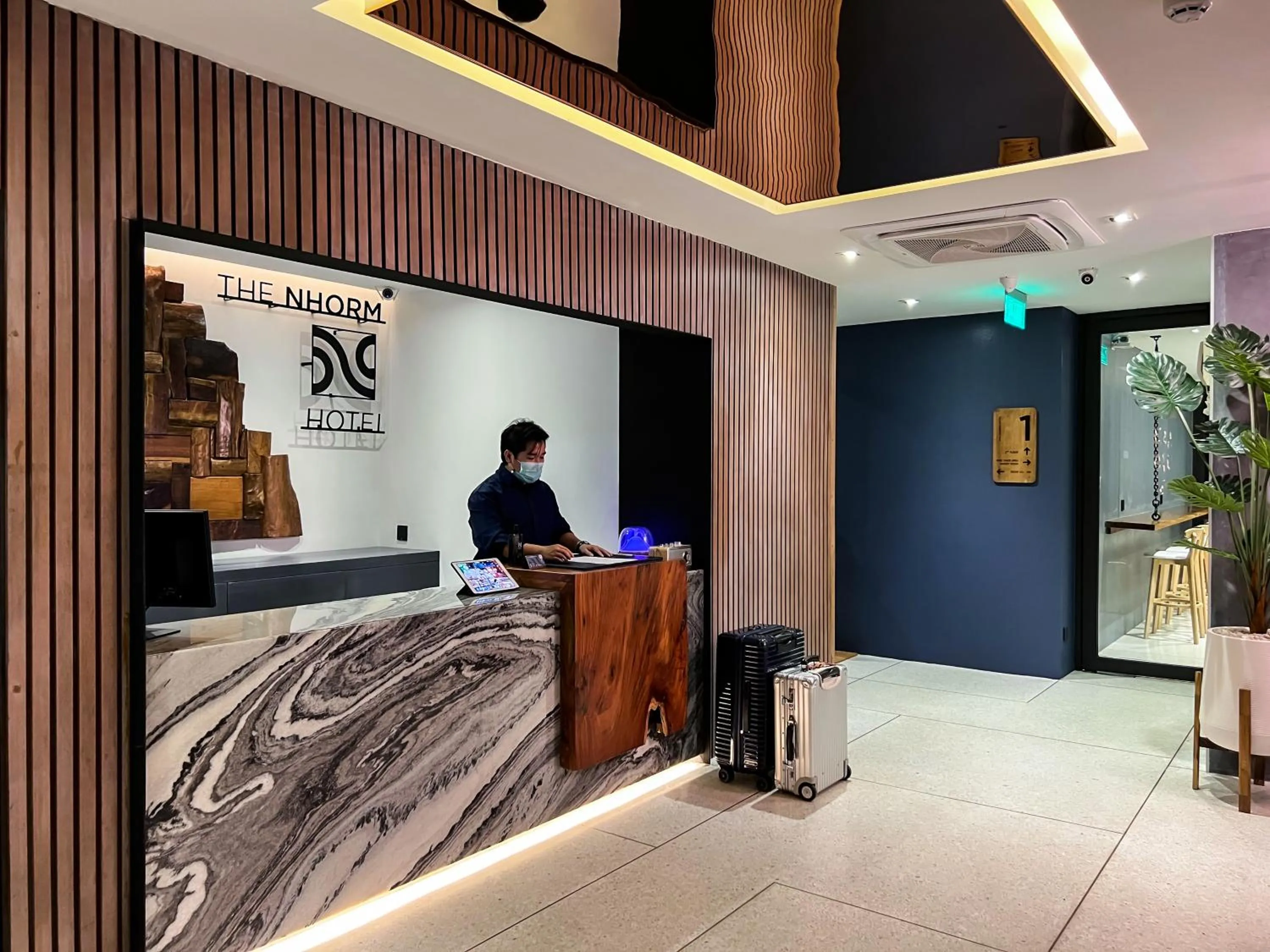 Lobby or reception in The Nhorm Hotel Ratchada