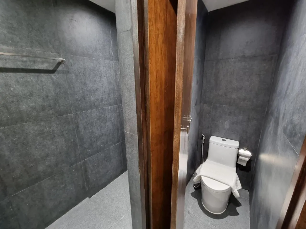 Photo of the whole room in The Nhorm Hotel Ratchada