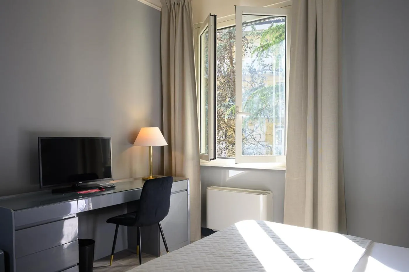 Bedroom, Bed in Grand Hotel Panoramic