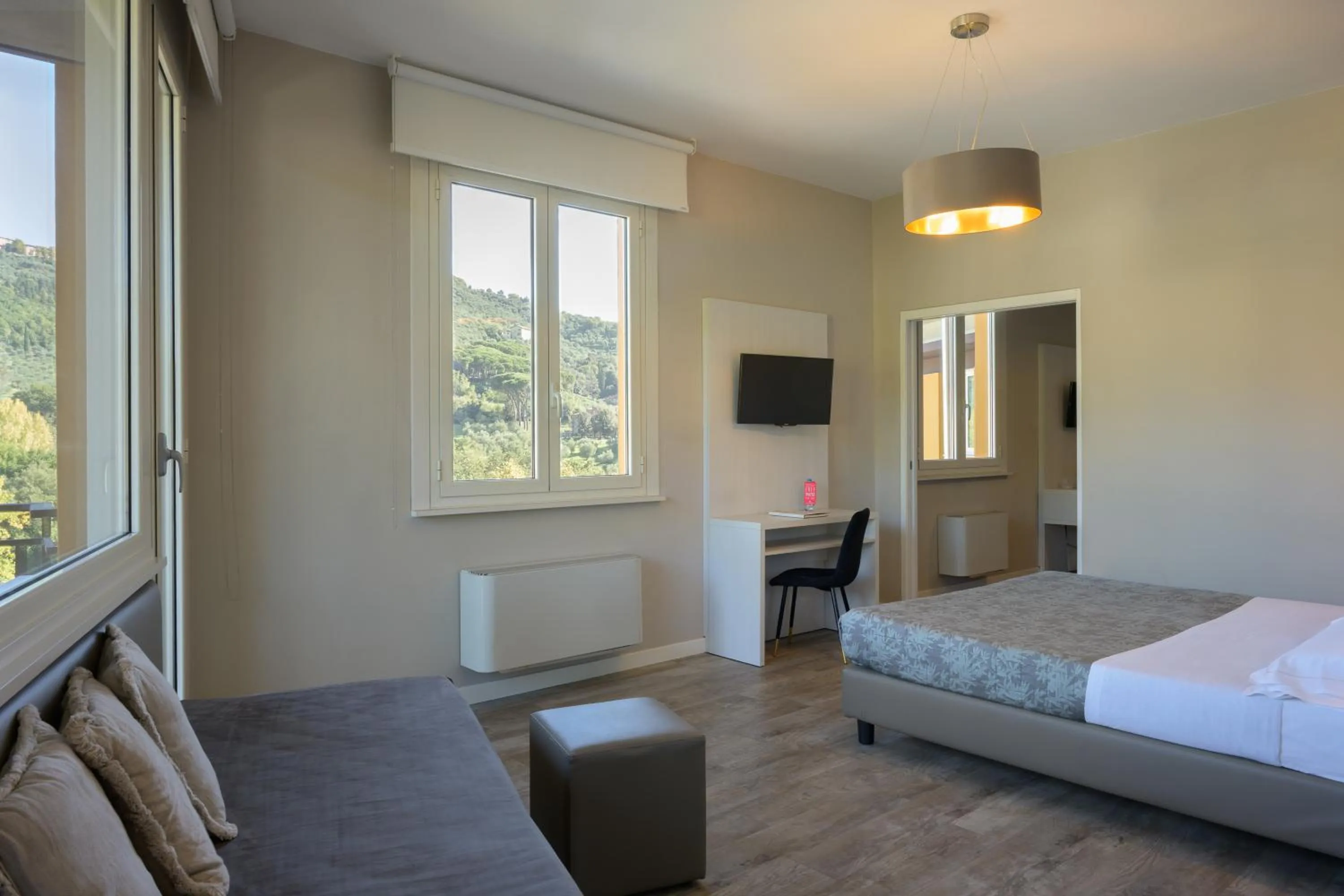 Bedroom, Bed in Grand Hotel Panoramic