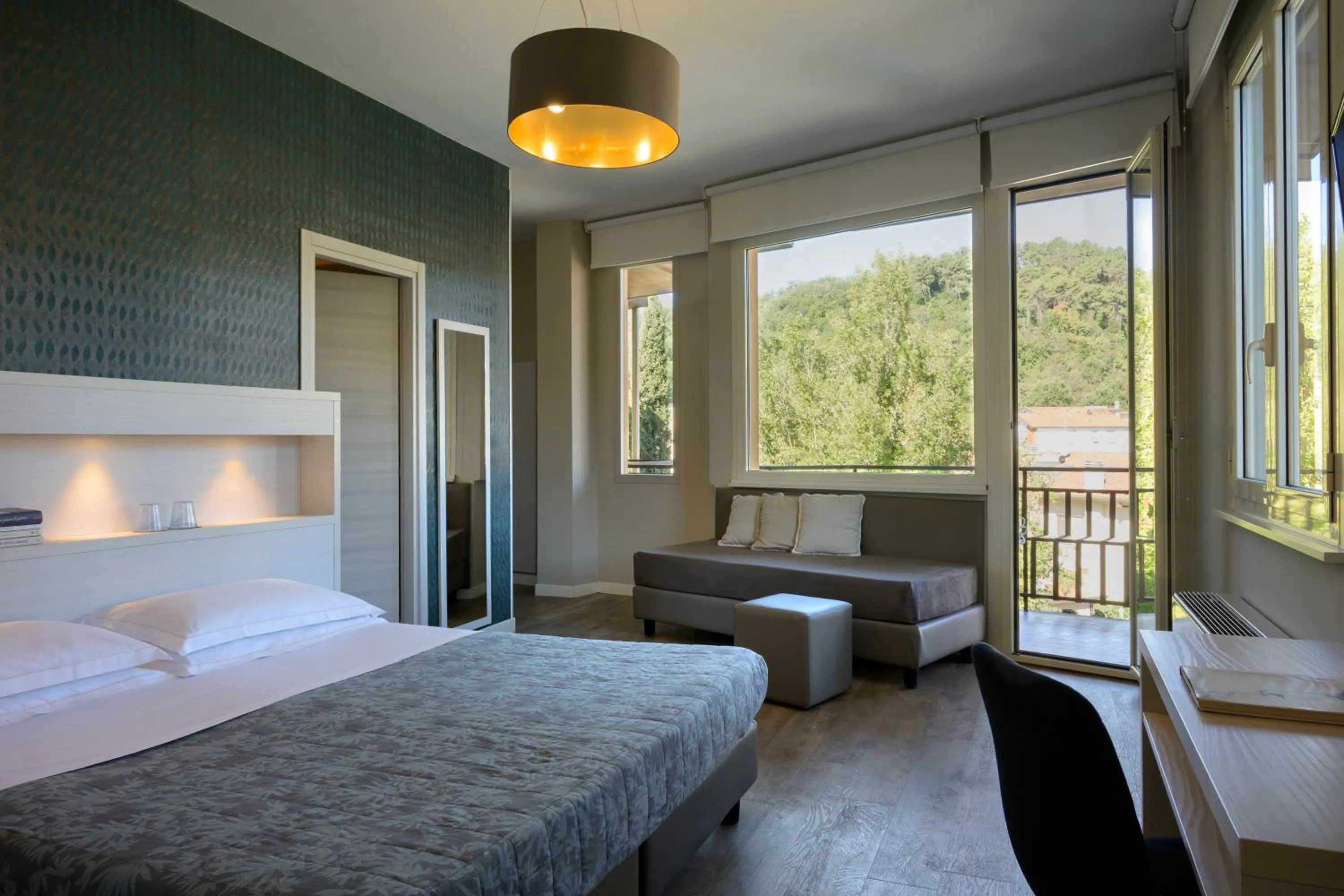 Bedroom, Bed in Grand Hotel Panoramic