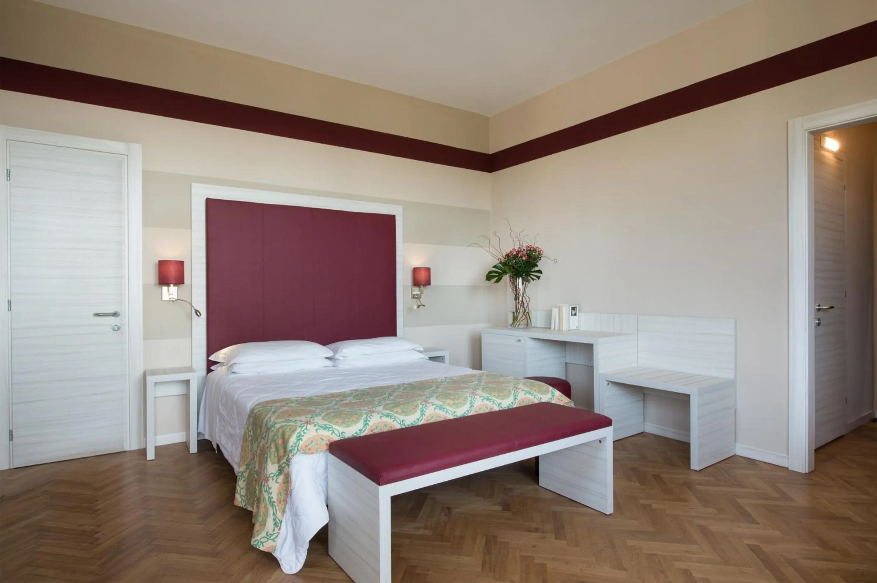 Bedroom, Bed in Grand Hotel Panoramic