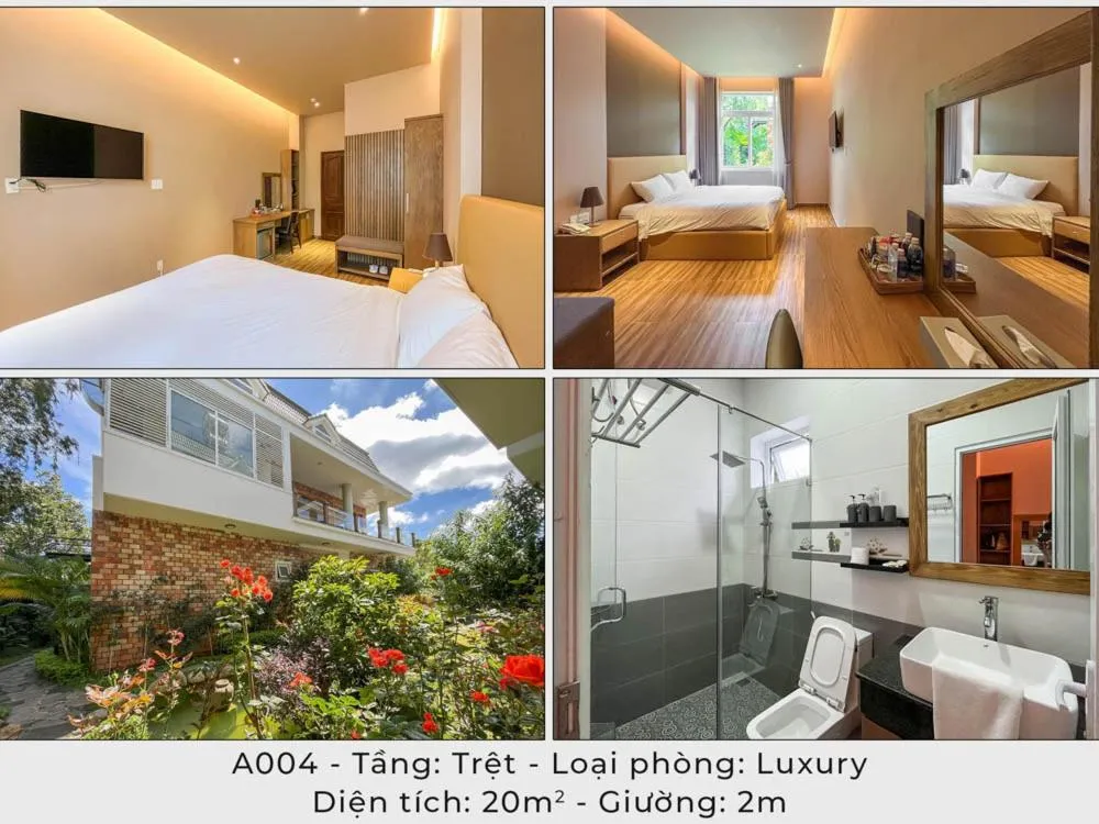 Shower in Relax Hotel by Ixorat