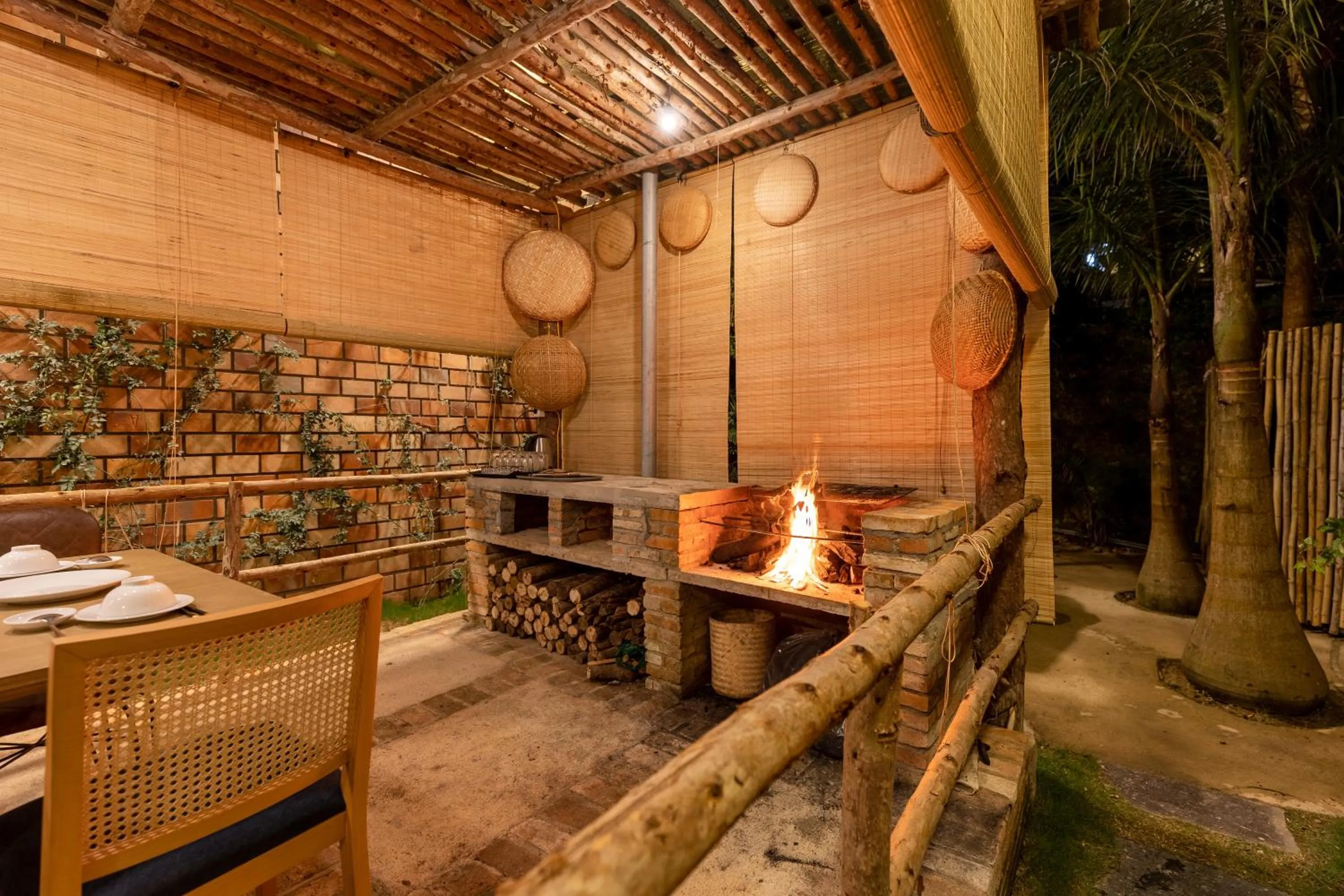 BBQ facilities in Relax Hotel by Ixorat