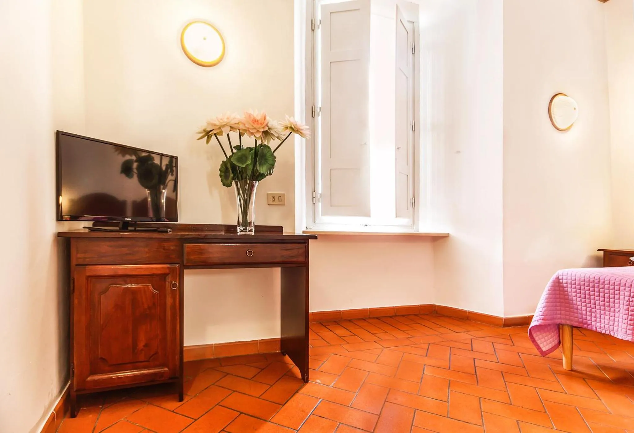 TV and multimedia in Hotel Costantini