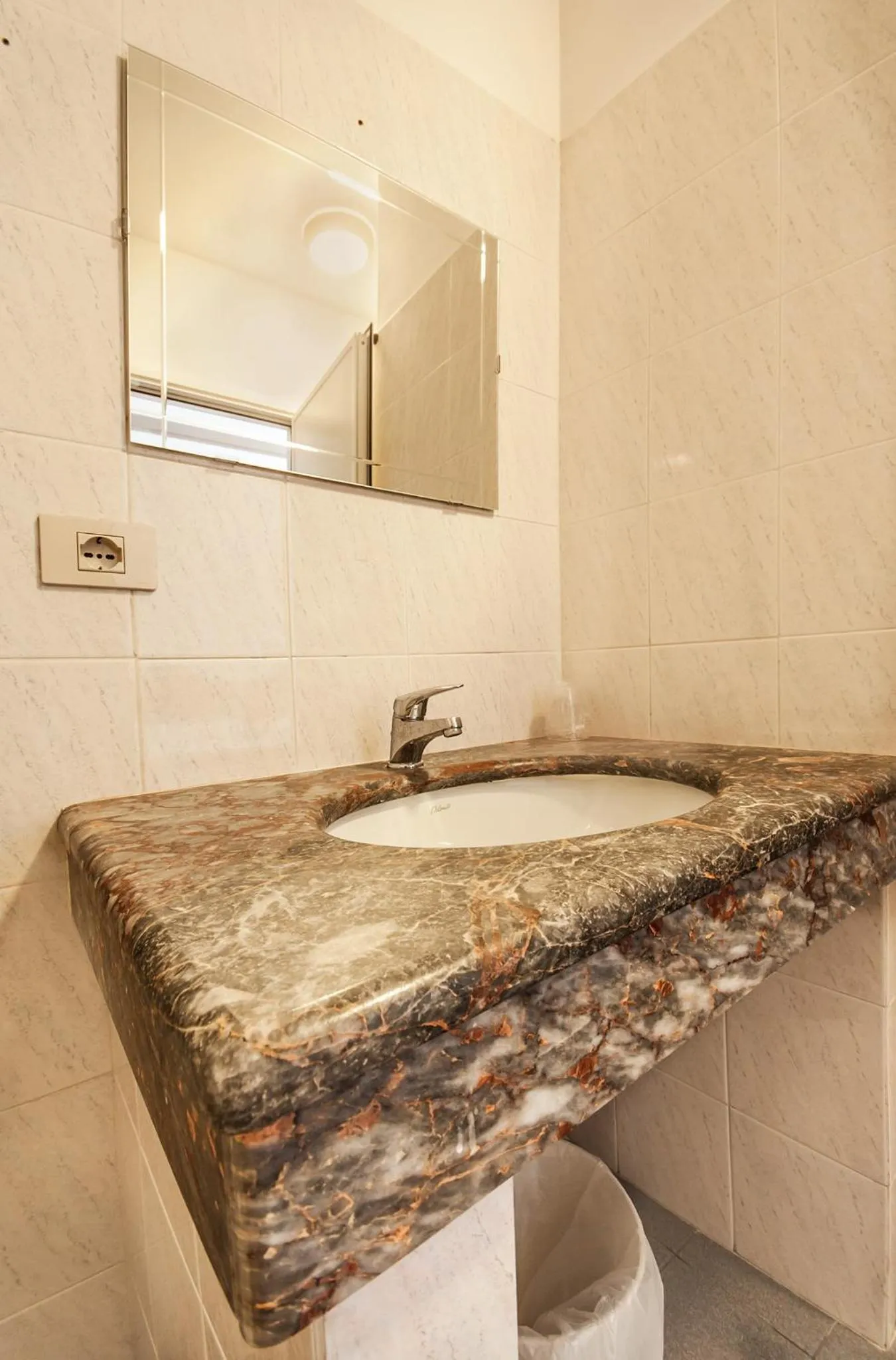 Bathroom in Hotel Costantini