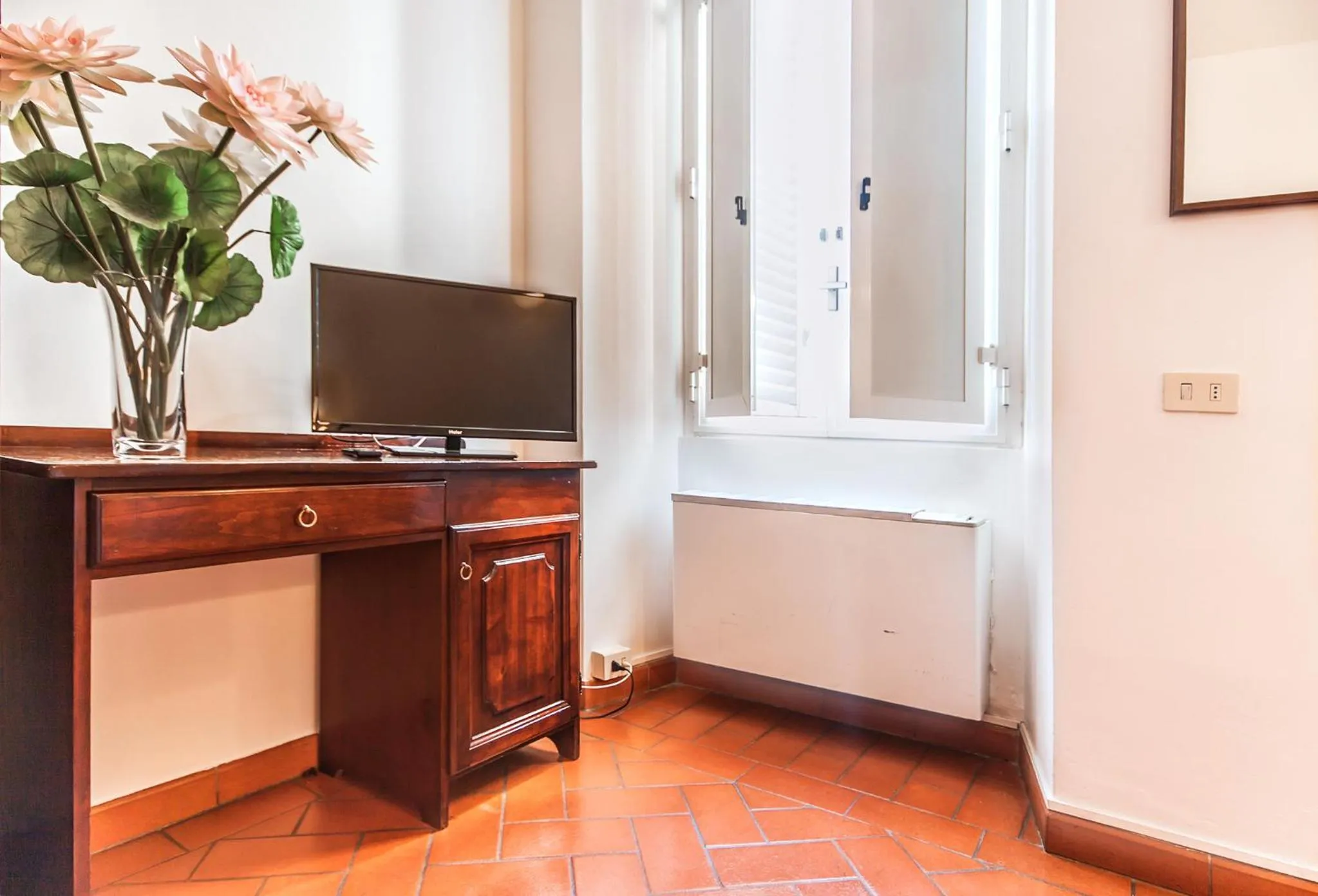 TV and multimedia in Hotel Costantini