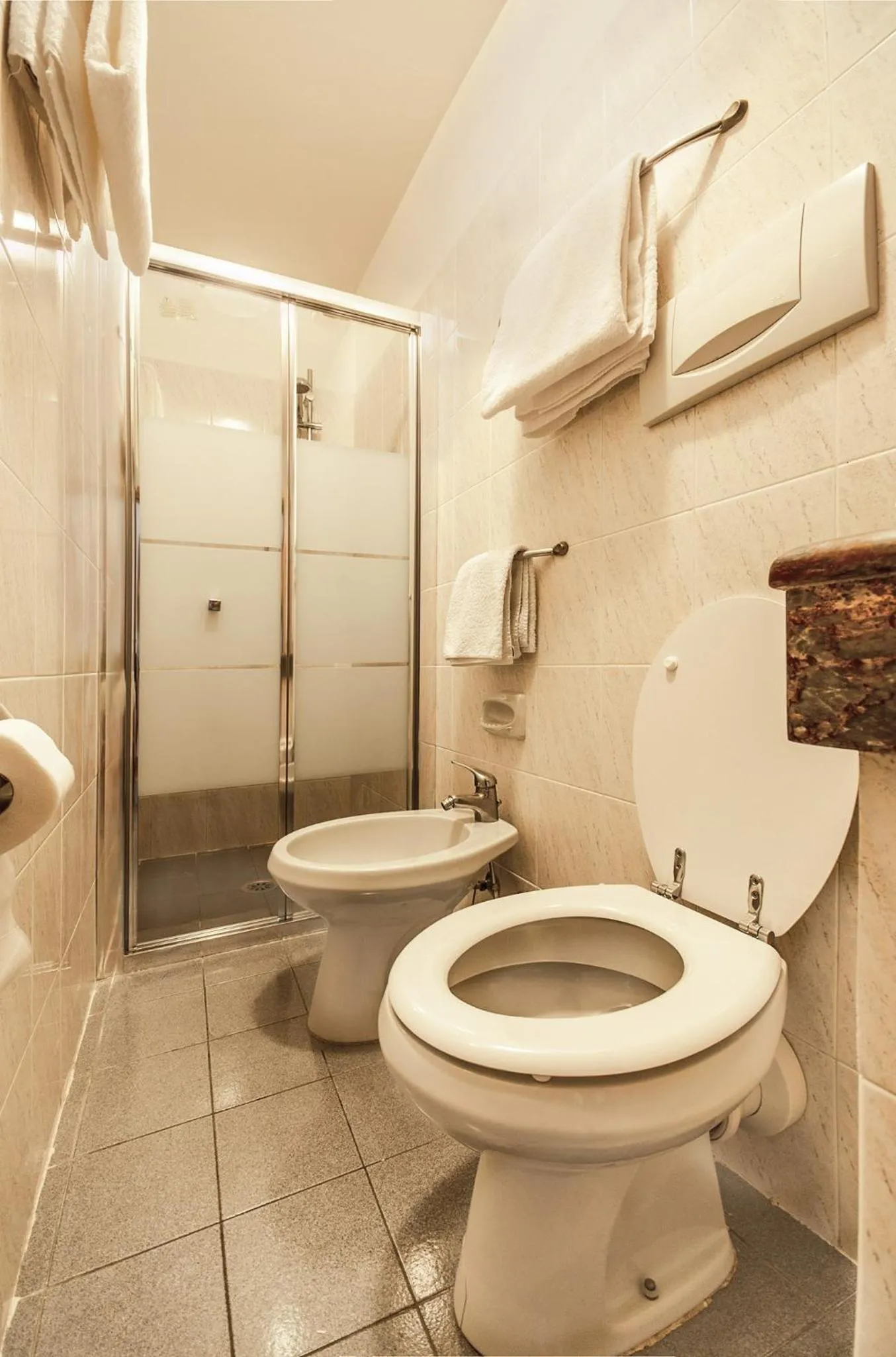 Shower in Hotel Costantini