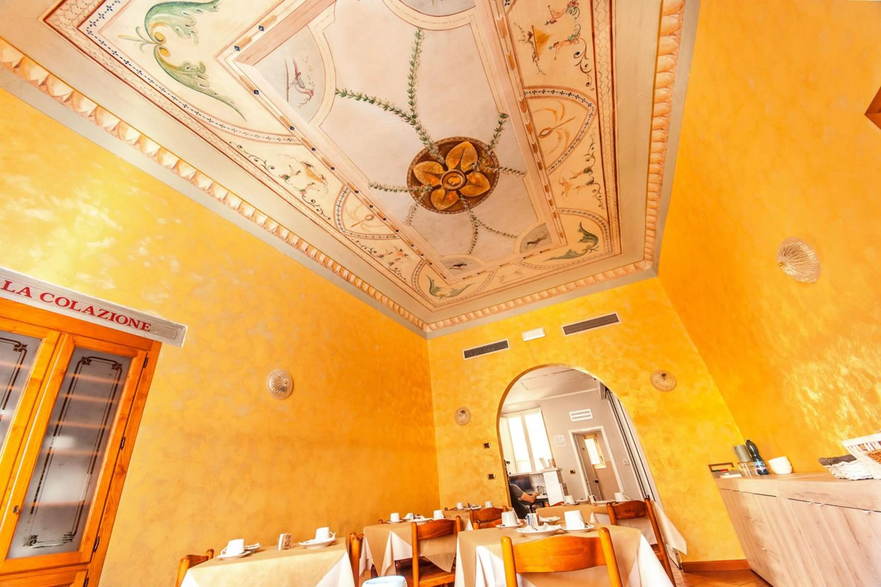 Communal lounge/ TV room in Hotel Costantini