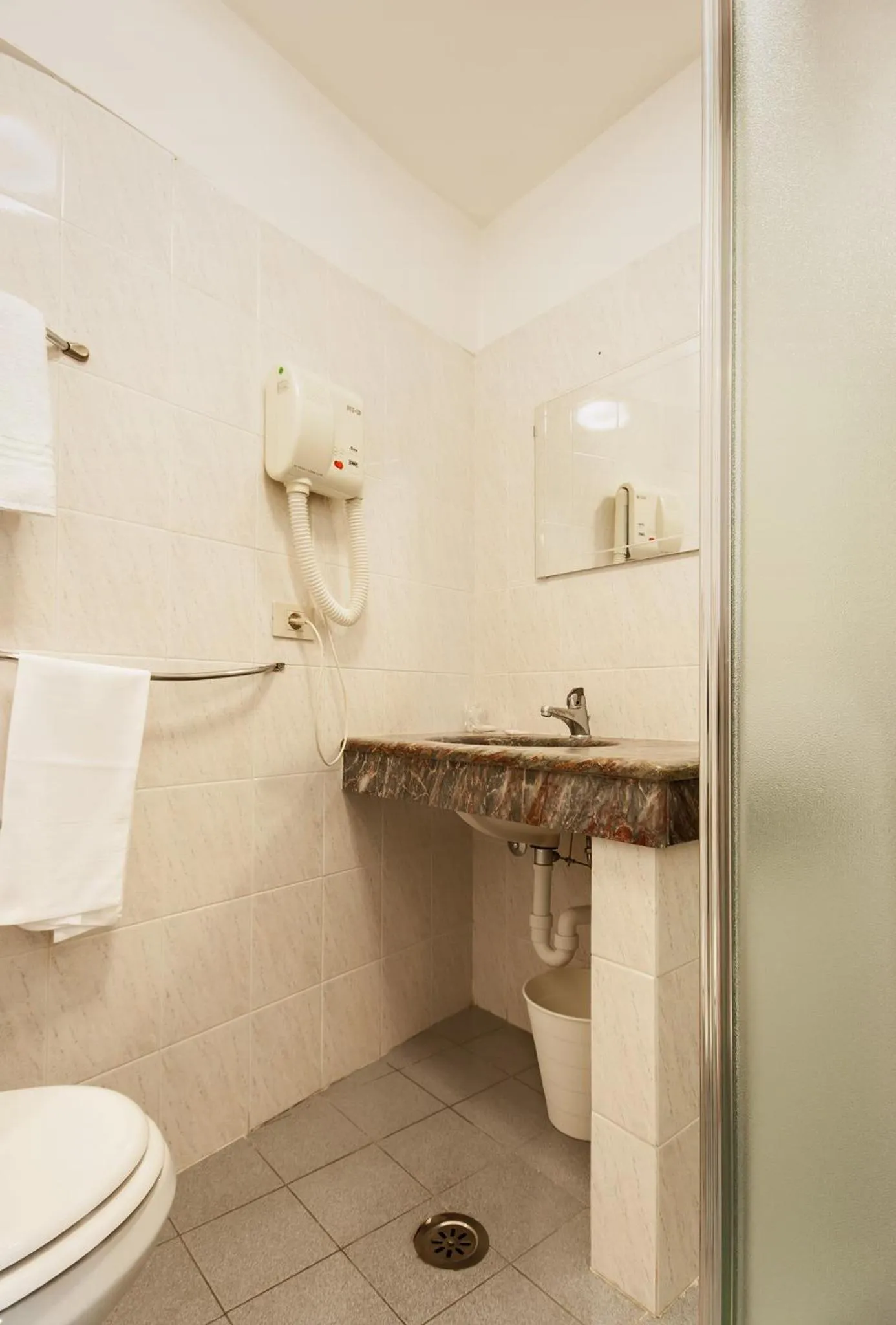 Bathroom in Hotel Costantini