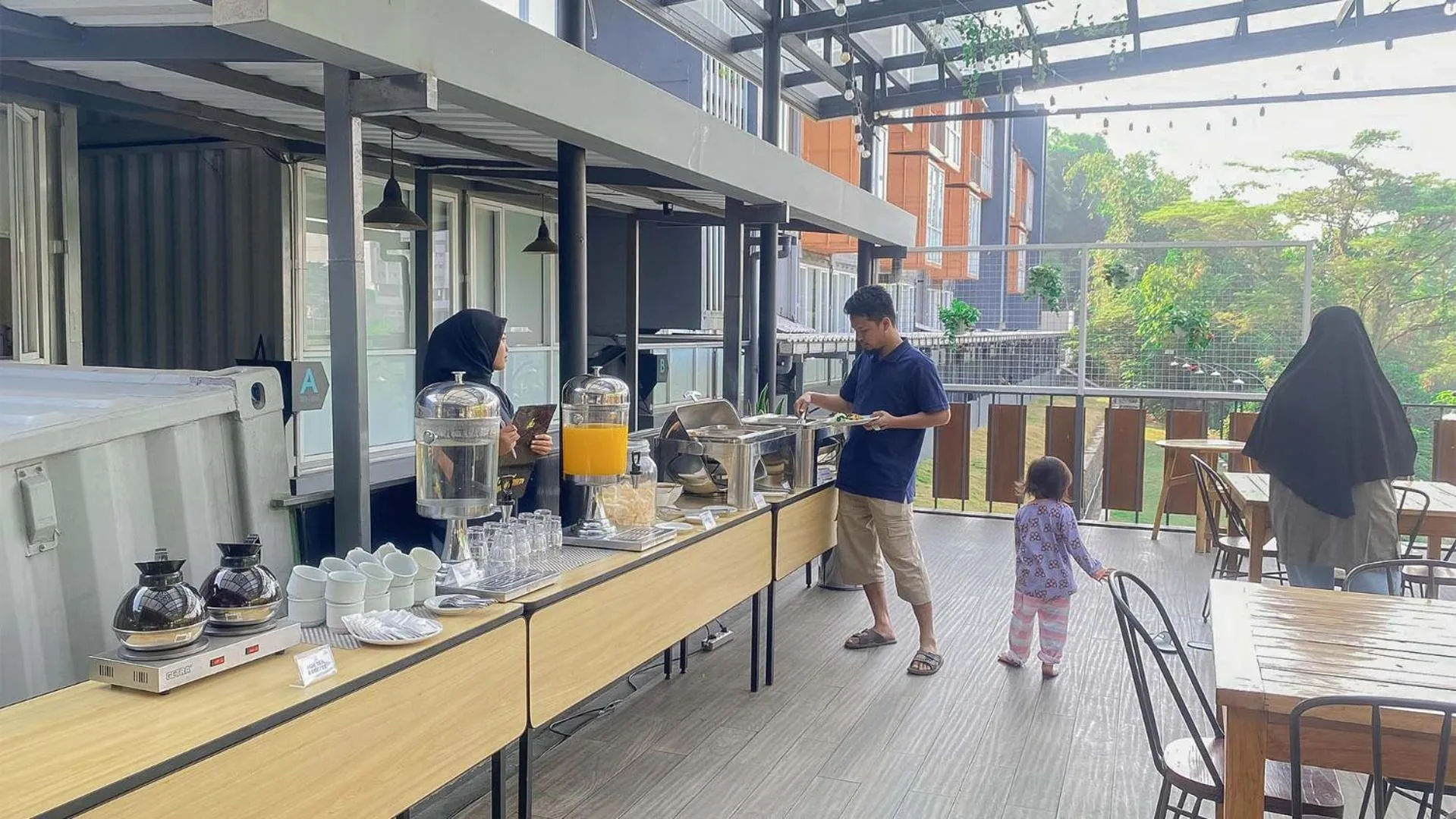 Restaurant/places to eat in My Dormy Hostel UMM