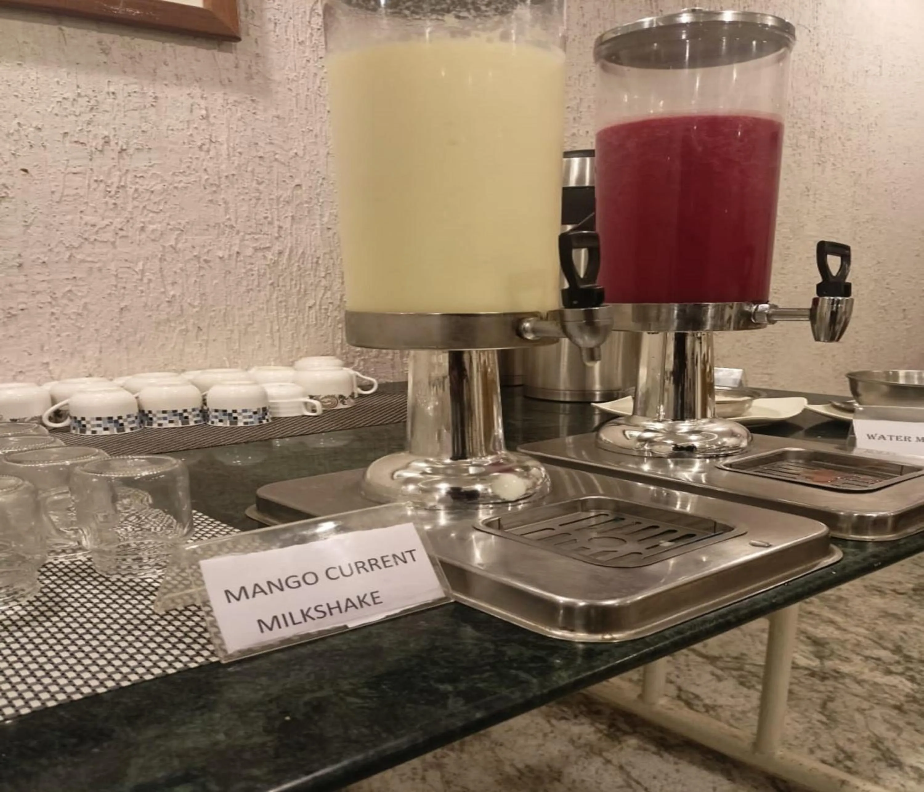 Breakfast in Mango Hill Central Ooty