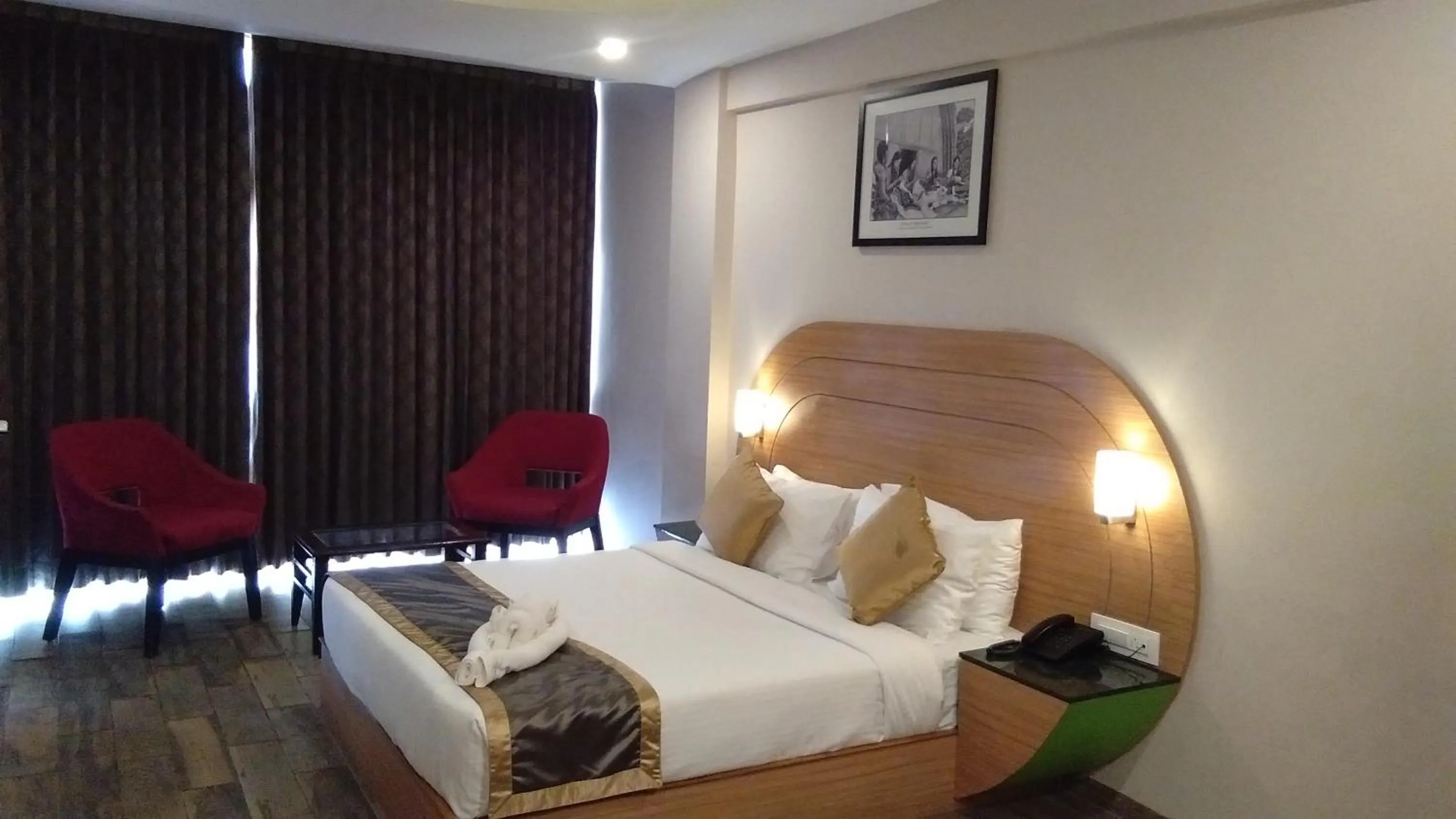 Bedroom, Bed in Mango Hill Central Ooty