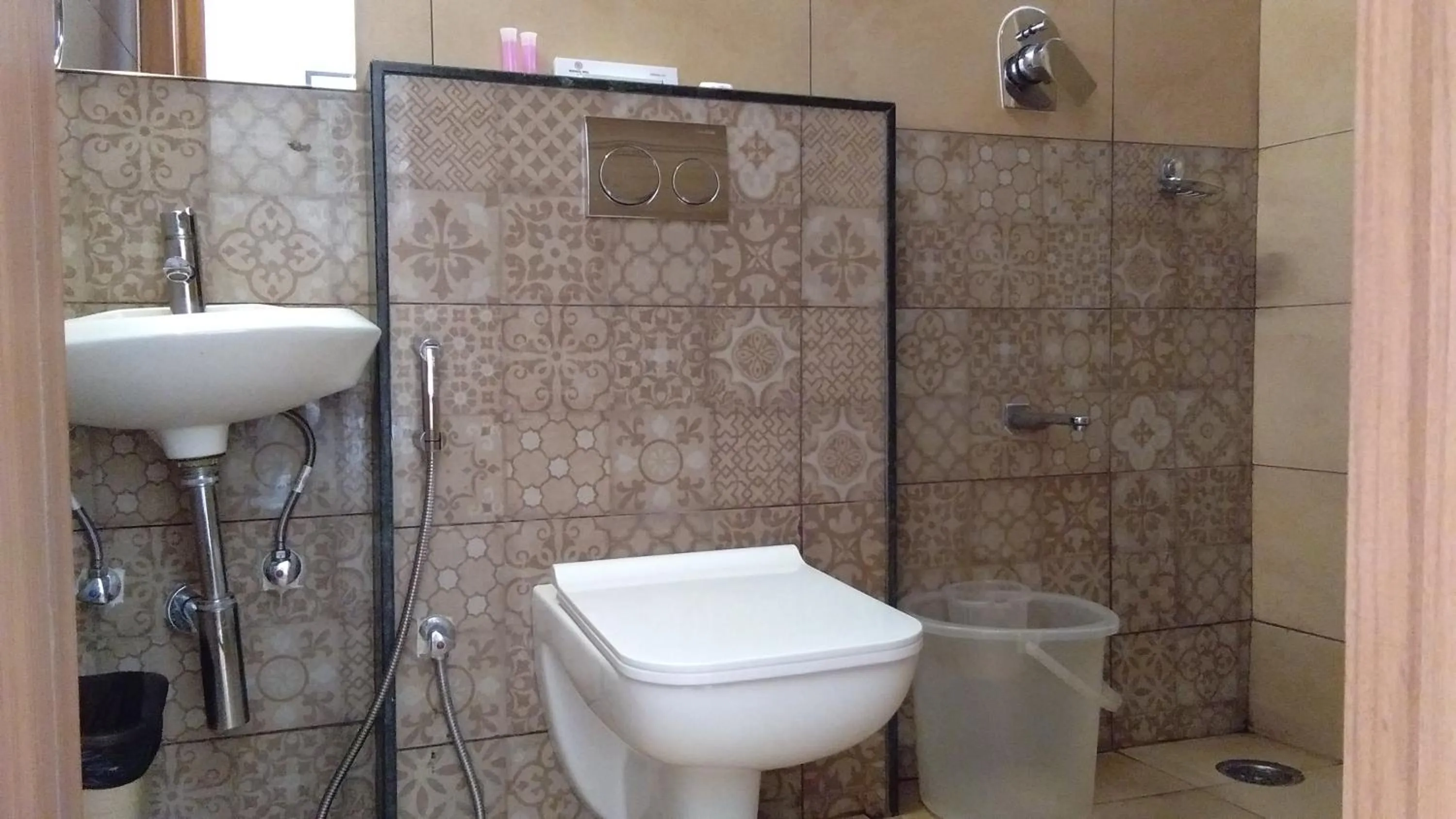 Bathroom in Mango Hill Central Ooty