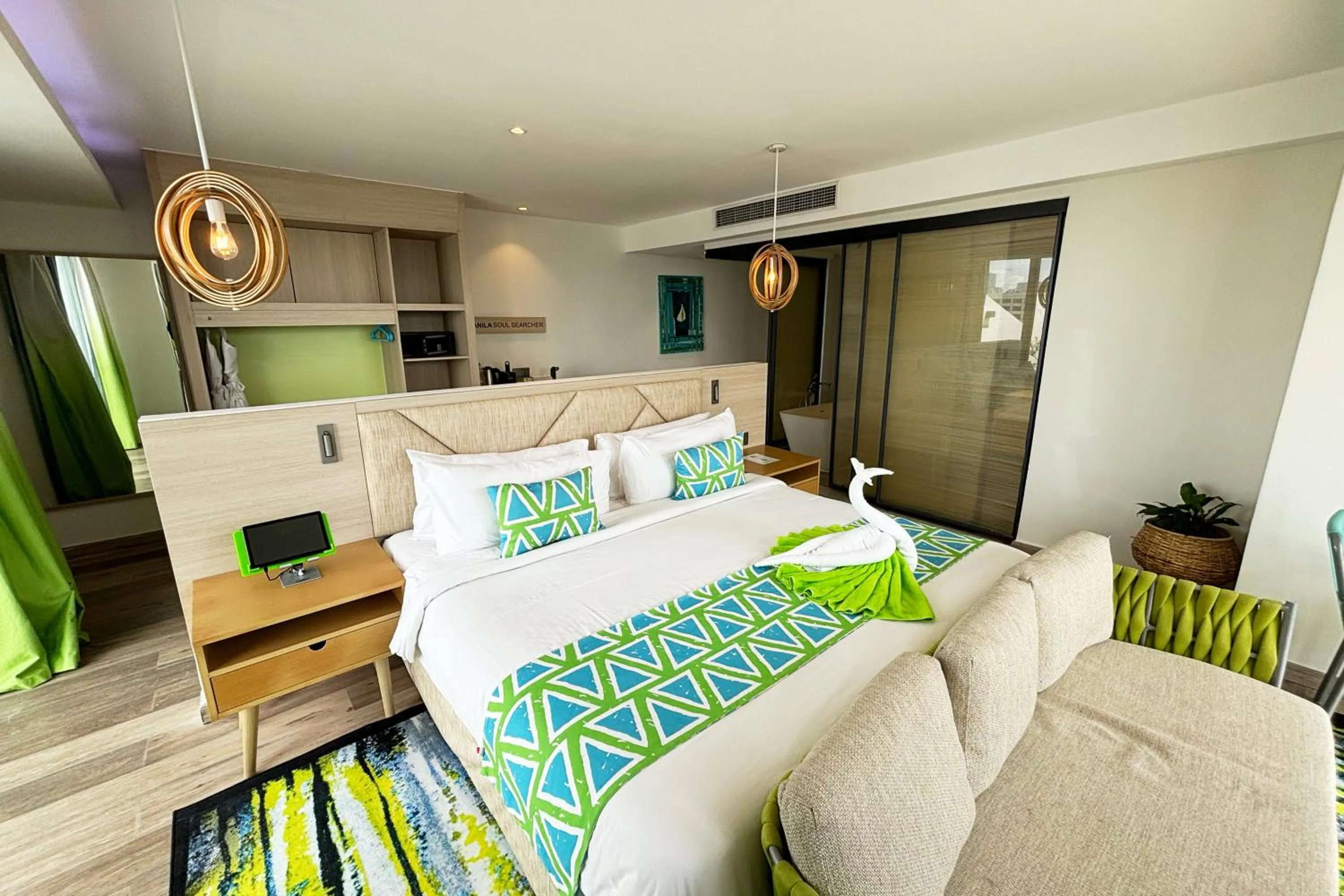 Bed in Lime Resort Manila